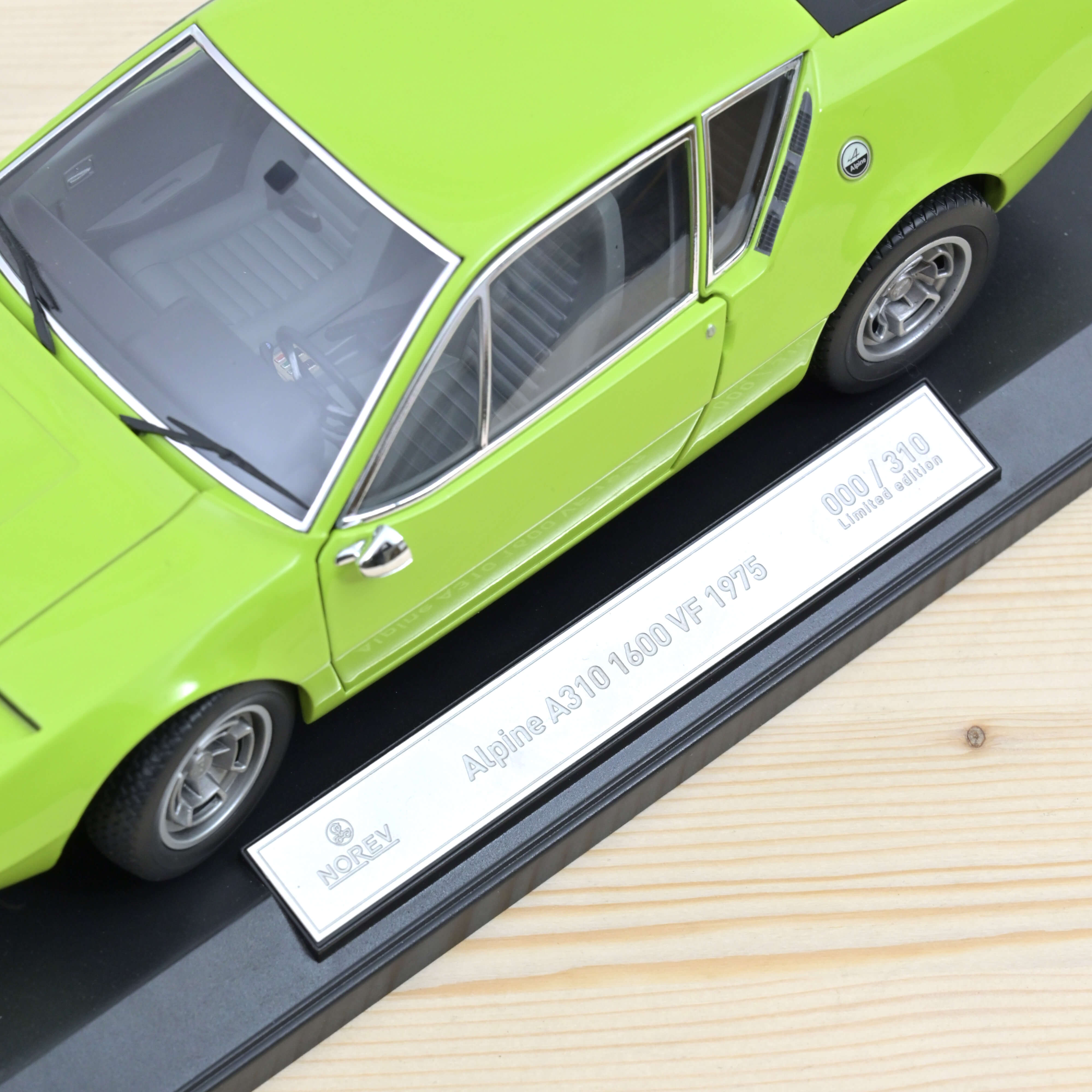 norev-alpine-a310-1600-vf-1975-modellino-auto-1-18-vert-tilleul-edizione-limitat image 4