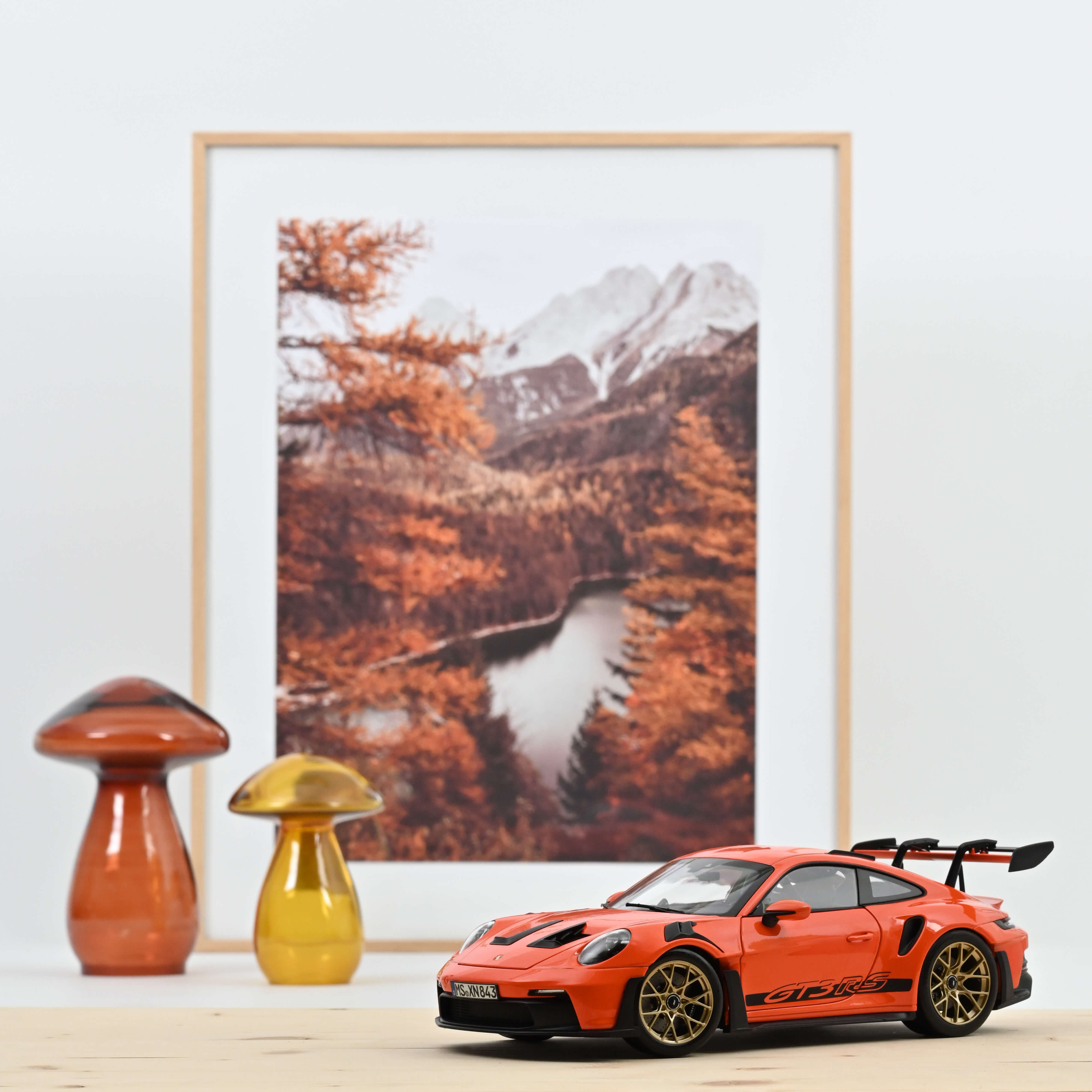norev-porsche-911-gt3-rs-2022-arancione-golfo-1-18-modellino-auto-jet-car image 1