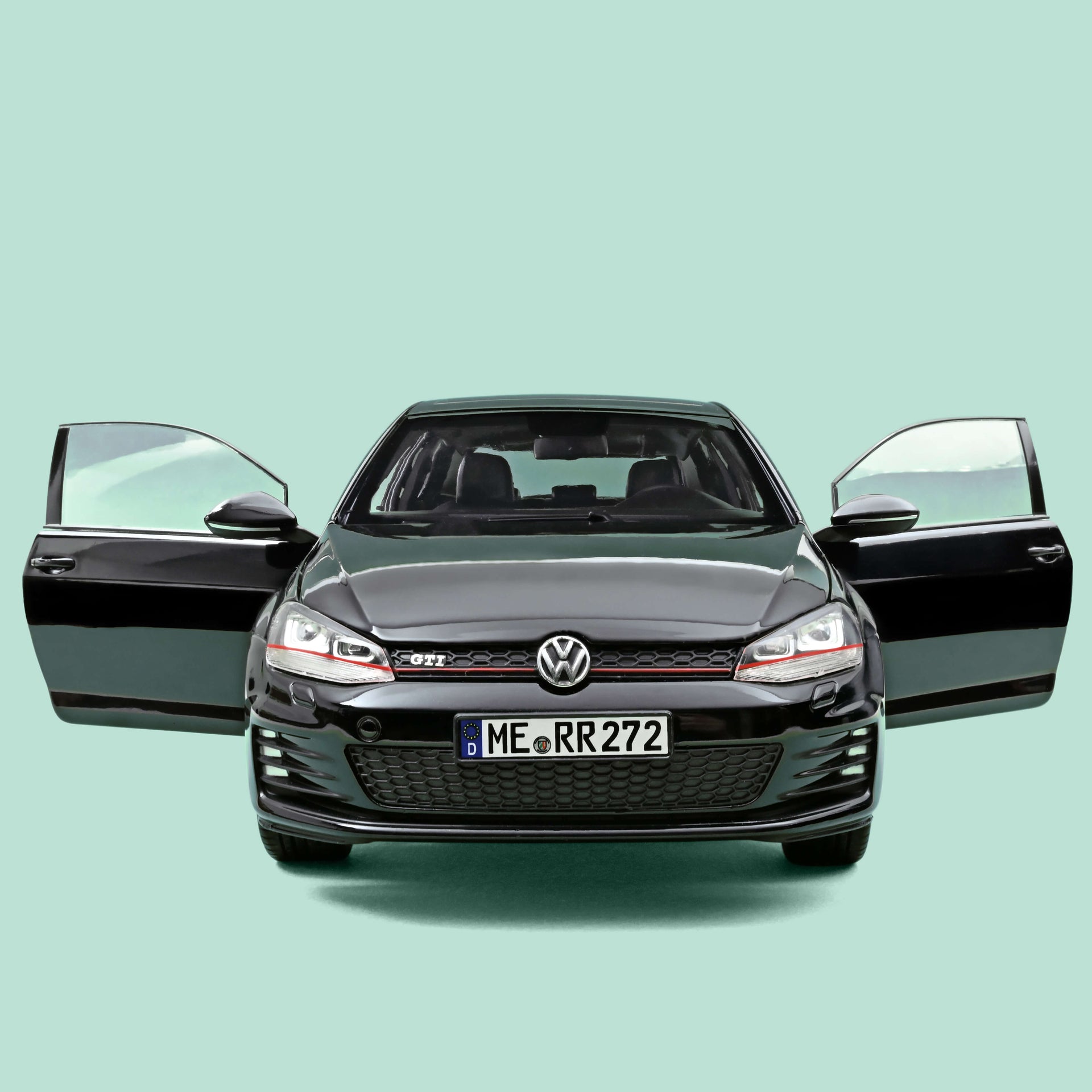 norev-volkswagen-golf-gti-2013-modellino-auto-1-18-nero image 1