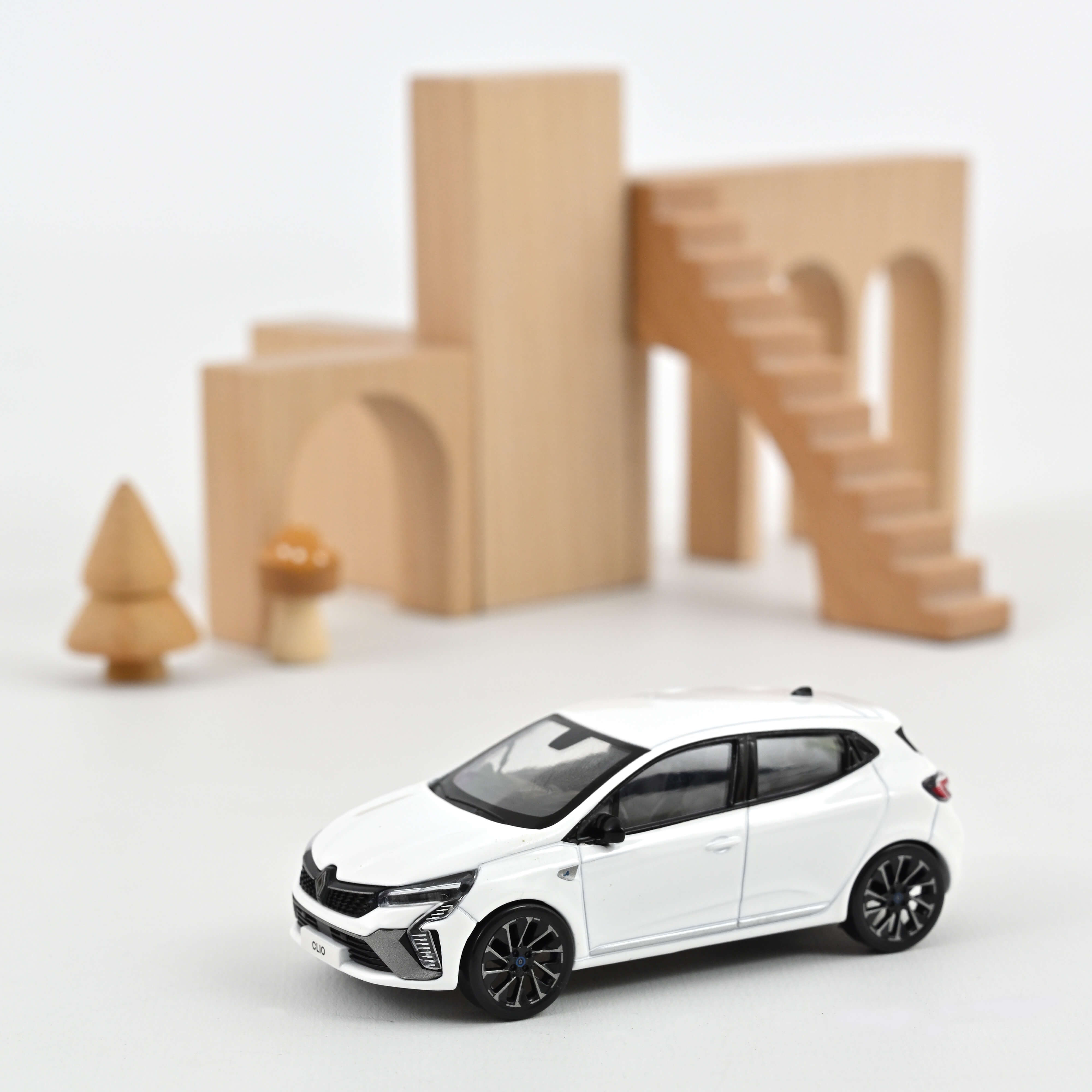 norev-renault-clio-esprit-alpine-2024-1-43-bianco-glacier image 1