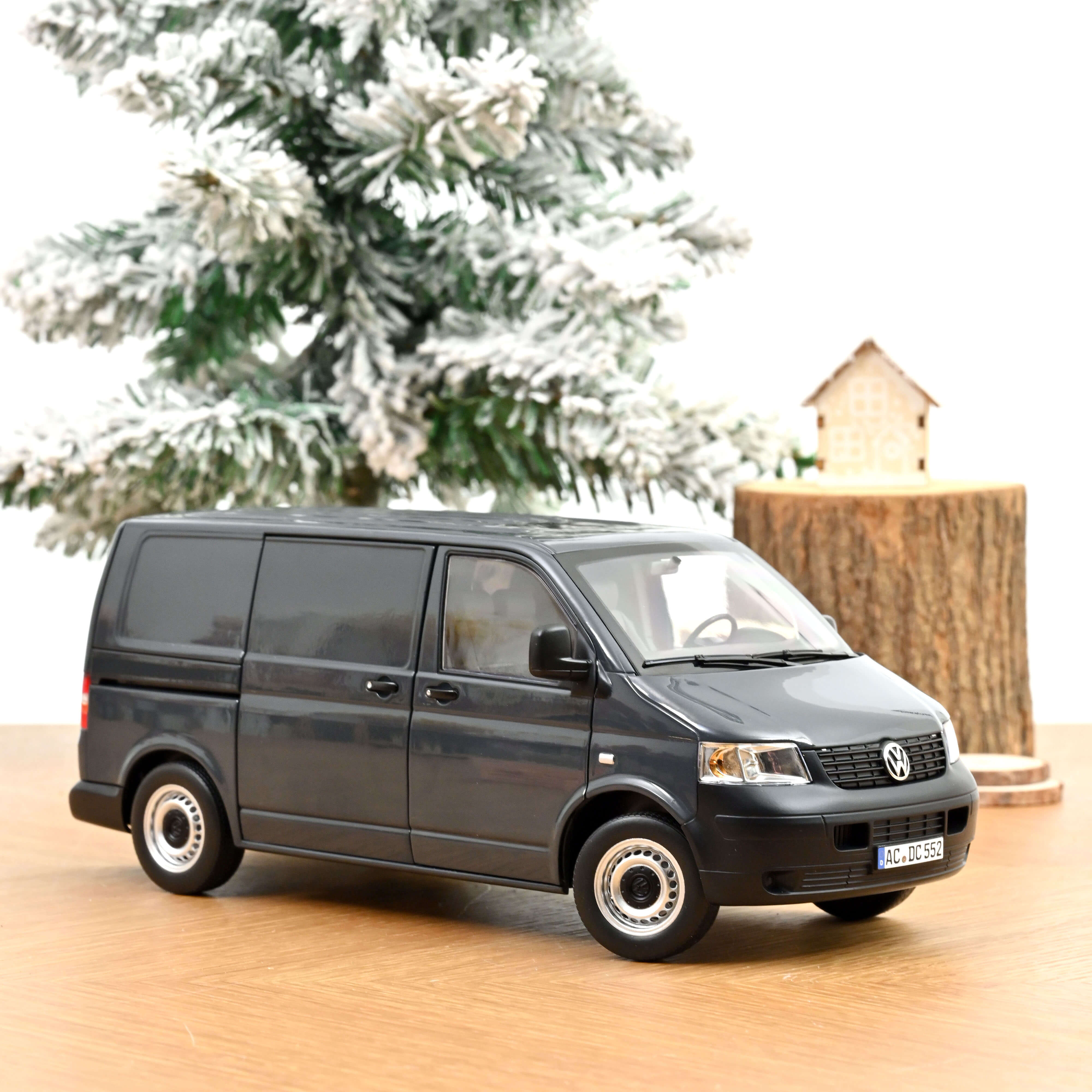 norev-vw-transporter-2003-grigio-antracite-1-18 image 1