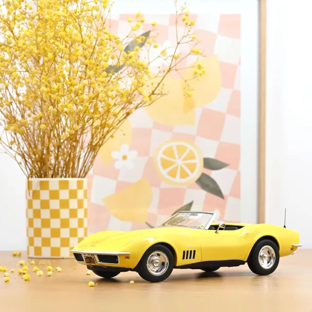 norev-chevrolet-corvette-c3-convertible-1969-modellino-1-18-giallo-daytona image 1