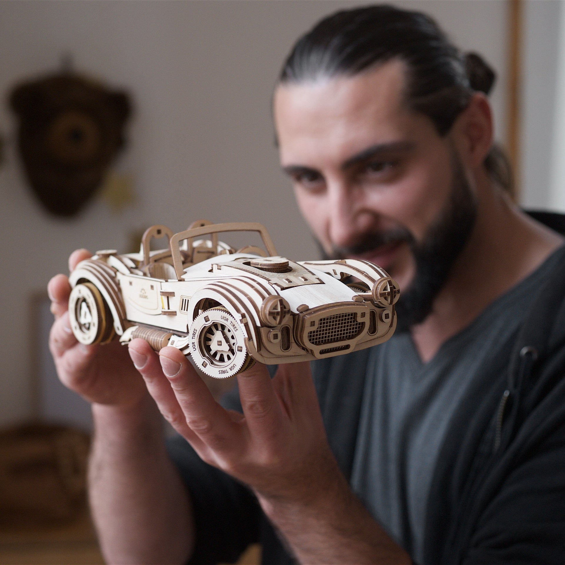 ugears-drift-cobra-racing-car-auto-da-corsa-retr-in-legno-da-costruire image 7