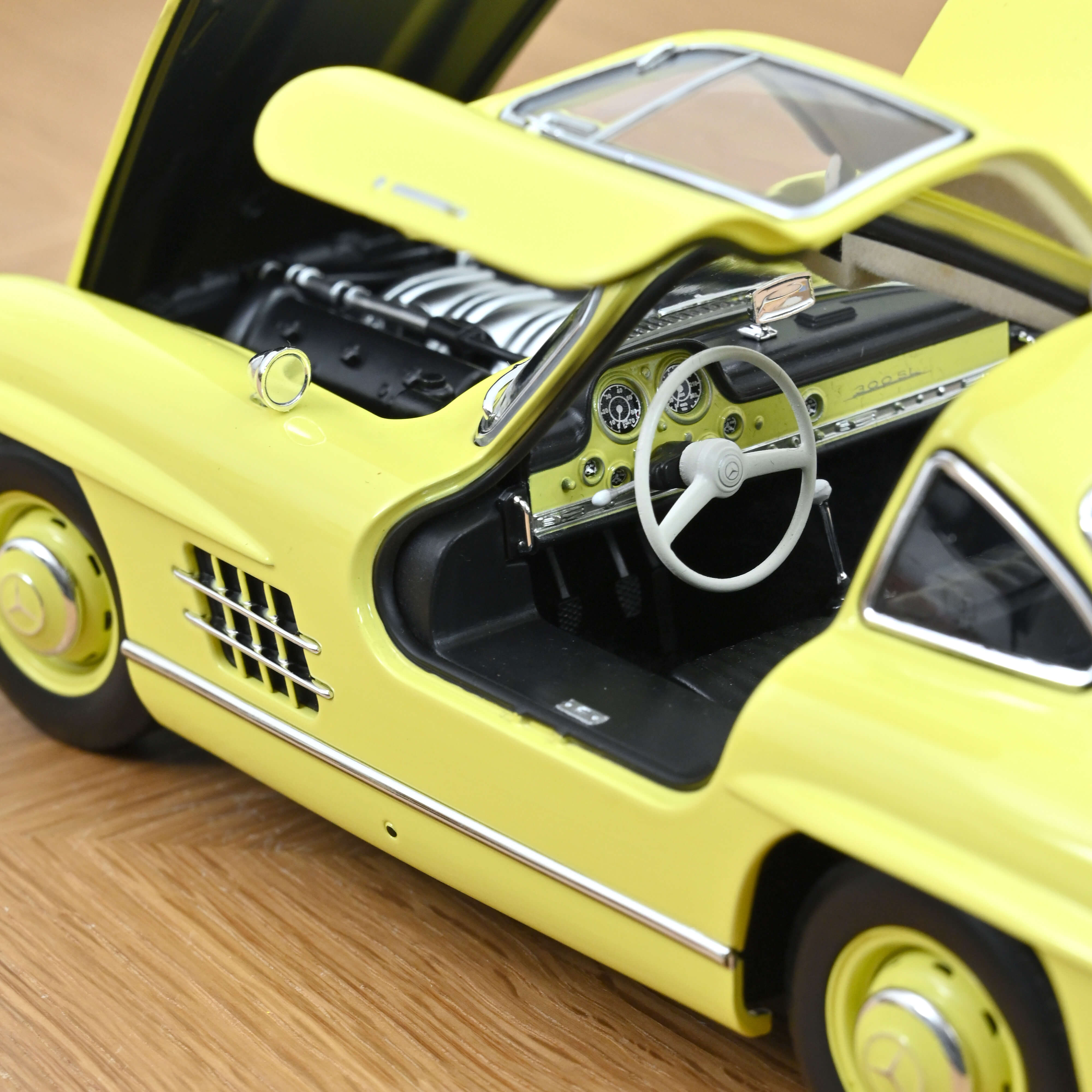 norev-mercedes-benz-300-sl-1954-giallo-fantasia-1-18-200-pz-edizione-limitata image 6