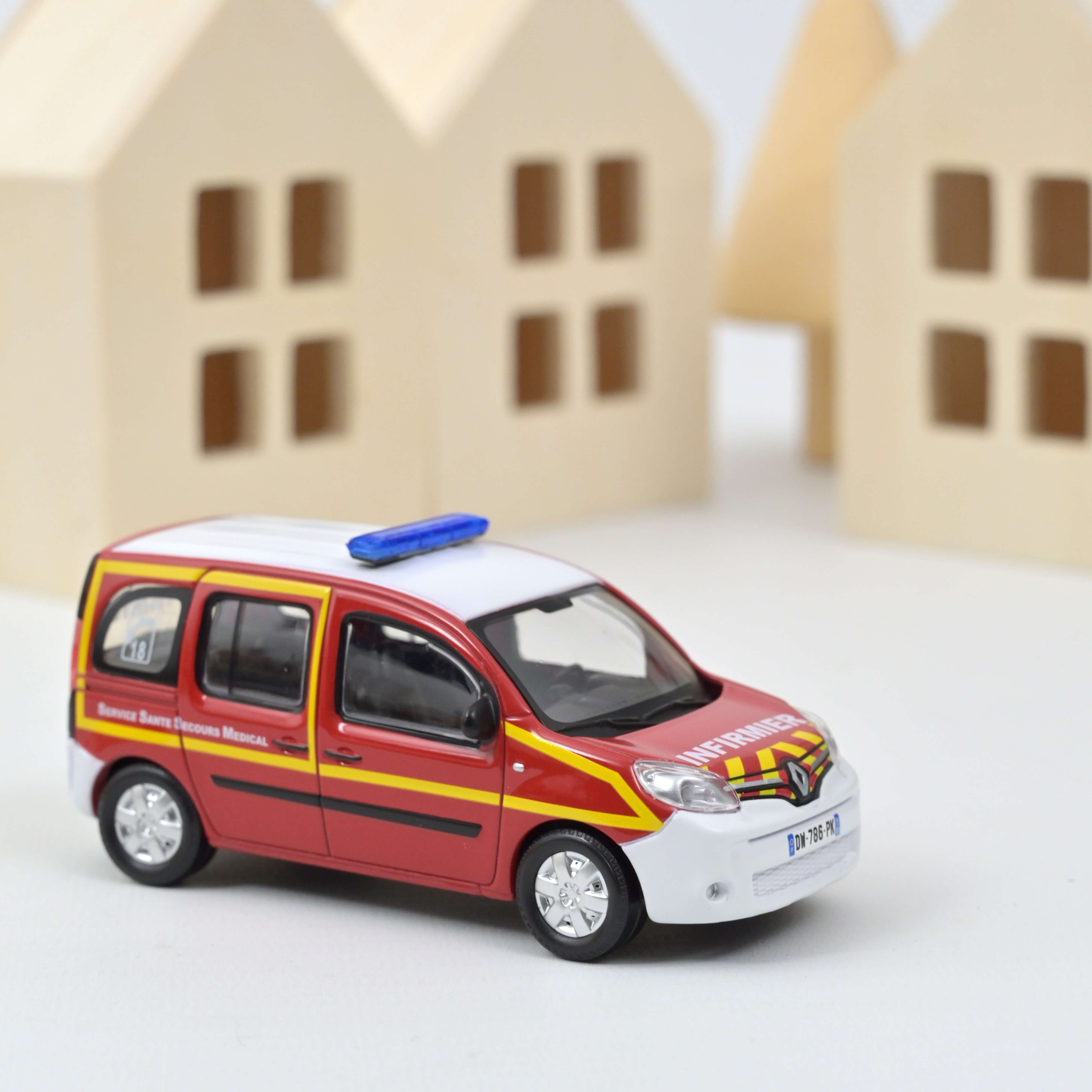 norev-renault-kangoo-2013-pompiers-infirmier-sssm-1-43-modellino image 1