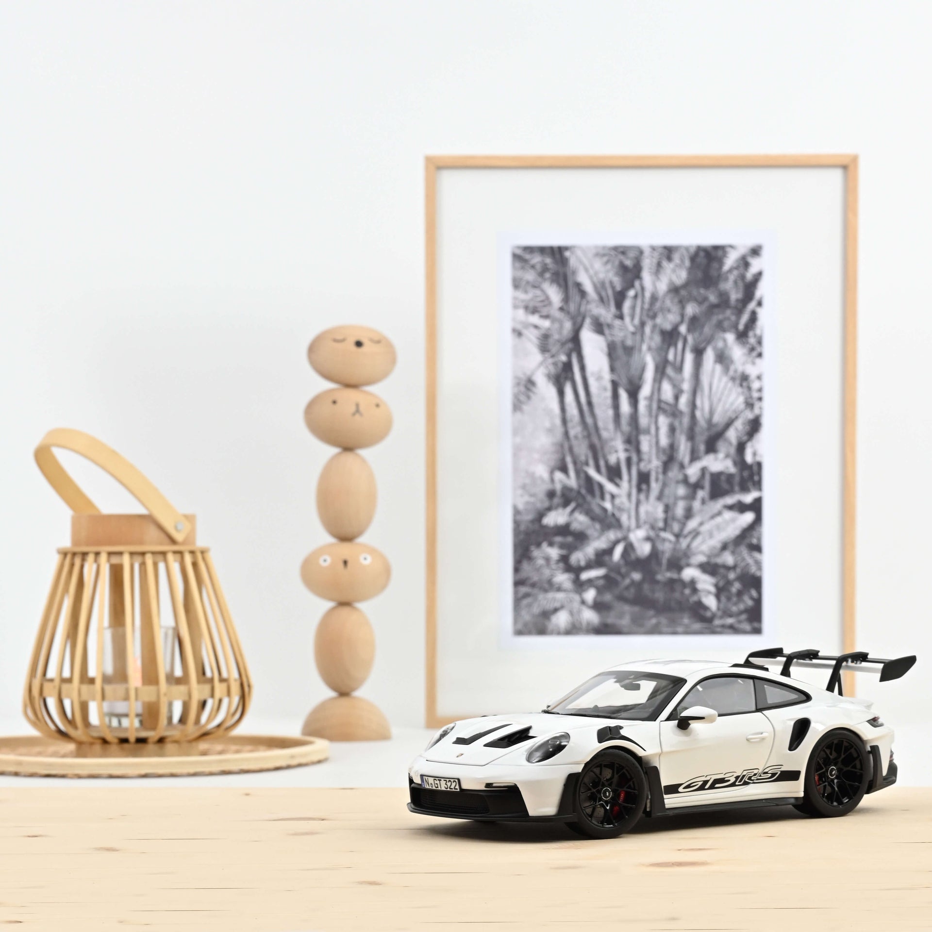 norev-porsche-911-gt3-rs-2022-white-modellino-auto-1-18 image 1