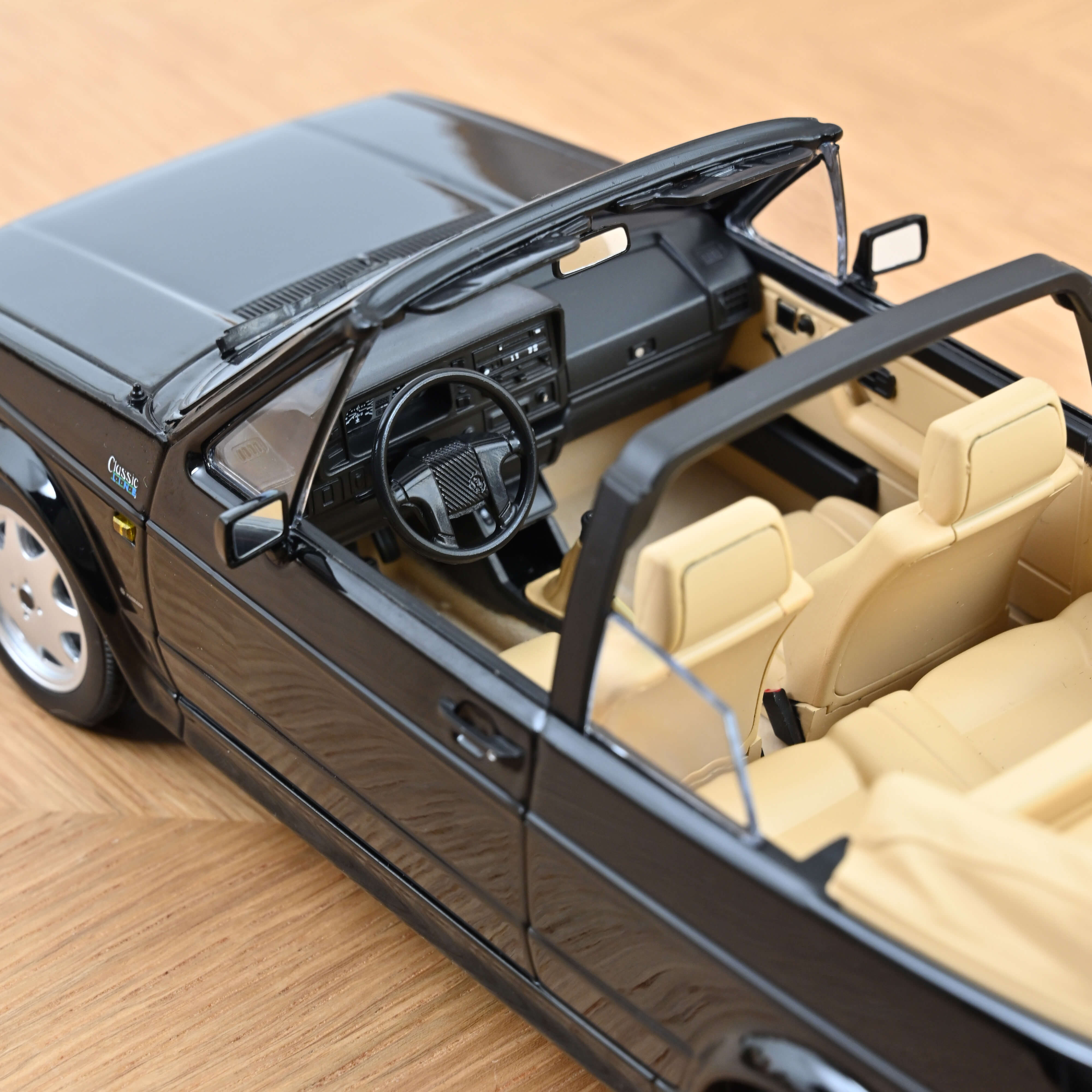 norev-vw-golf-cabriolet-1992-nero-modellino-auto-1-18 image 3