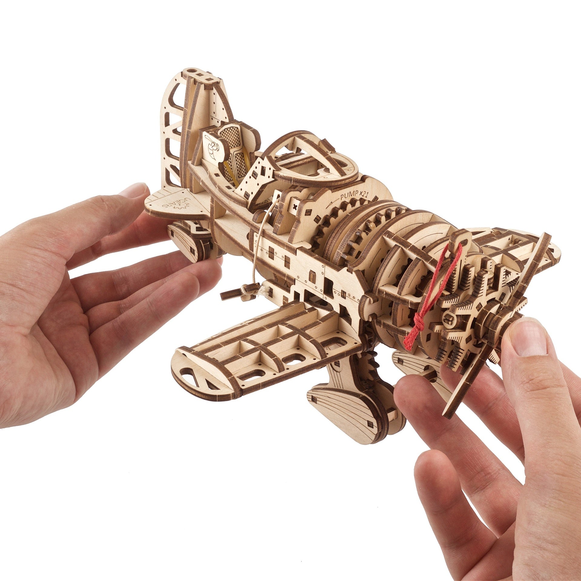 ugears-mad-hornet-airplane-modello-meccanico-in-legno-da-assemblare image 4