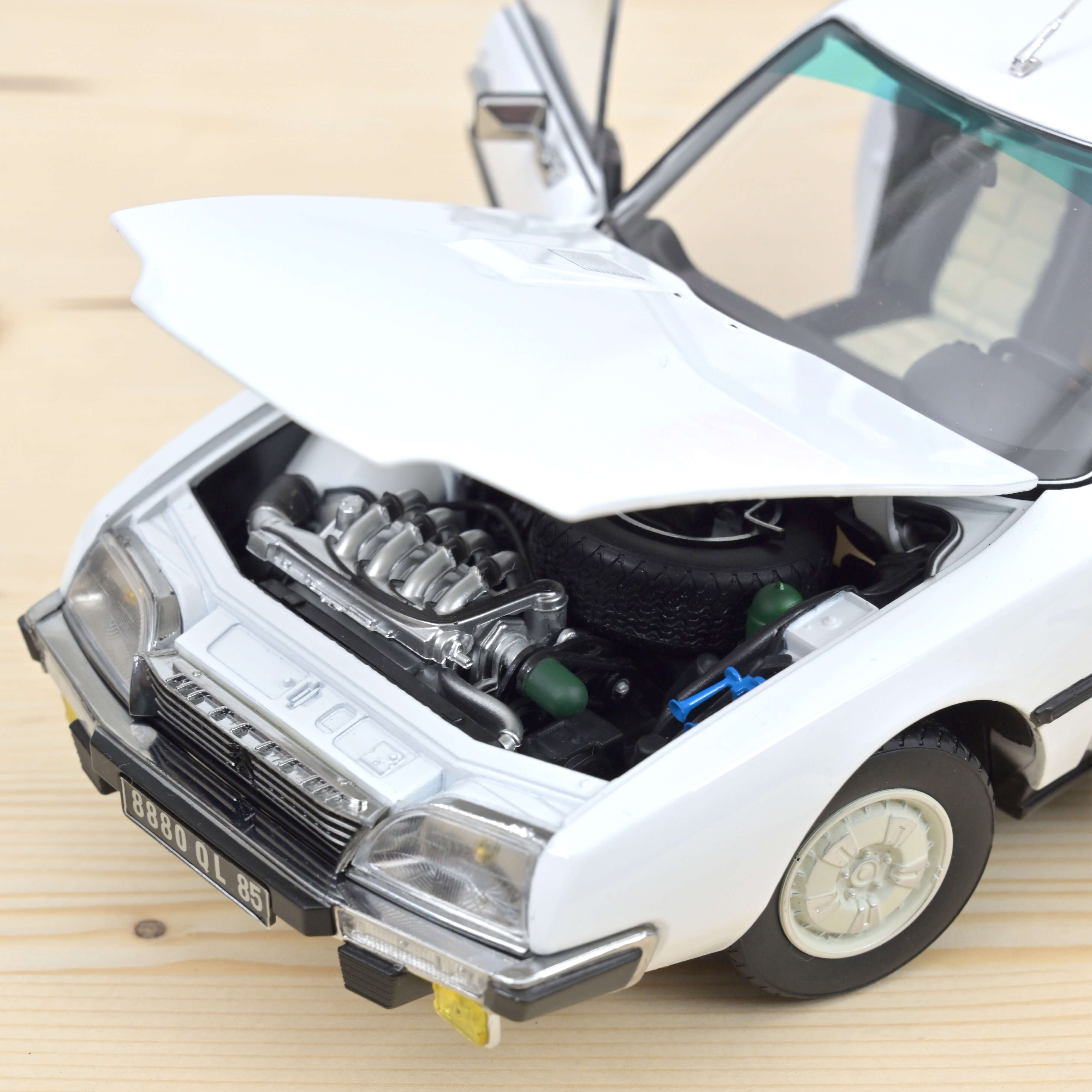 norev-citro-n-cx-2400-gti-1977-modellino-auto-1-18-bianca-300-pz image 3