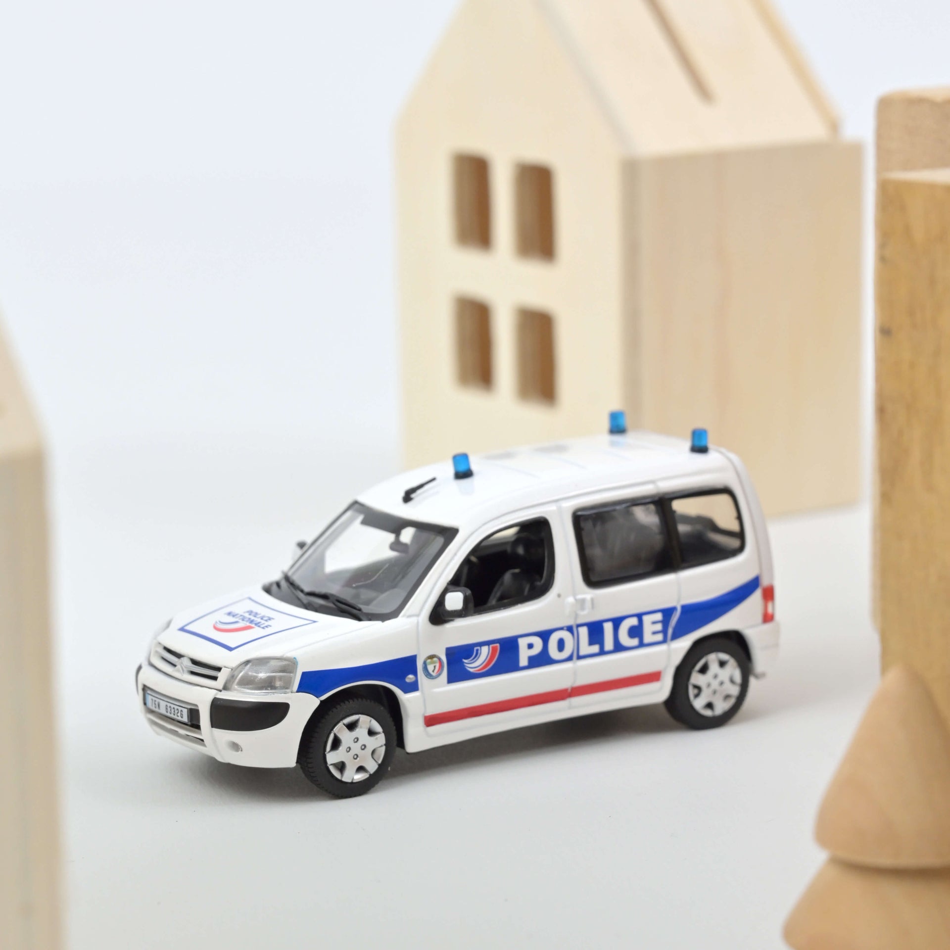 norev-citro-n-berlingo-2004-police-nationale-brigade-fluviale-modellino-1-43 image 1