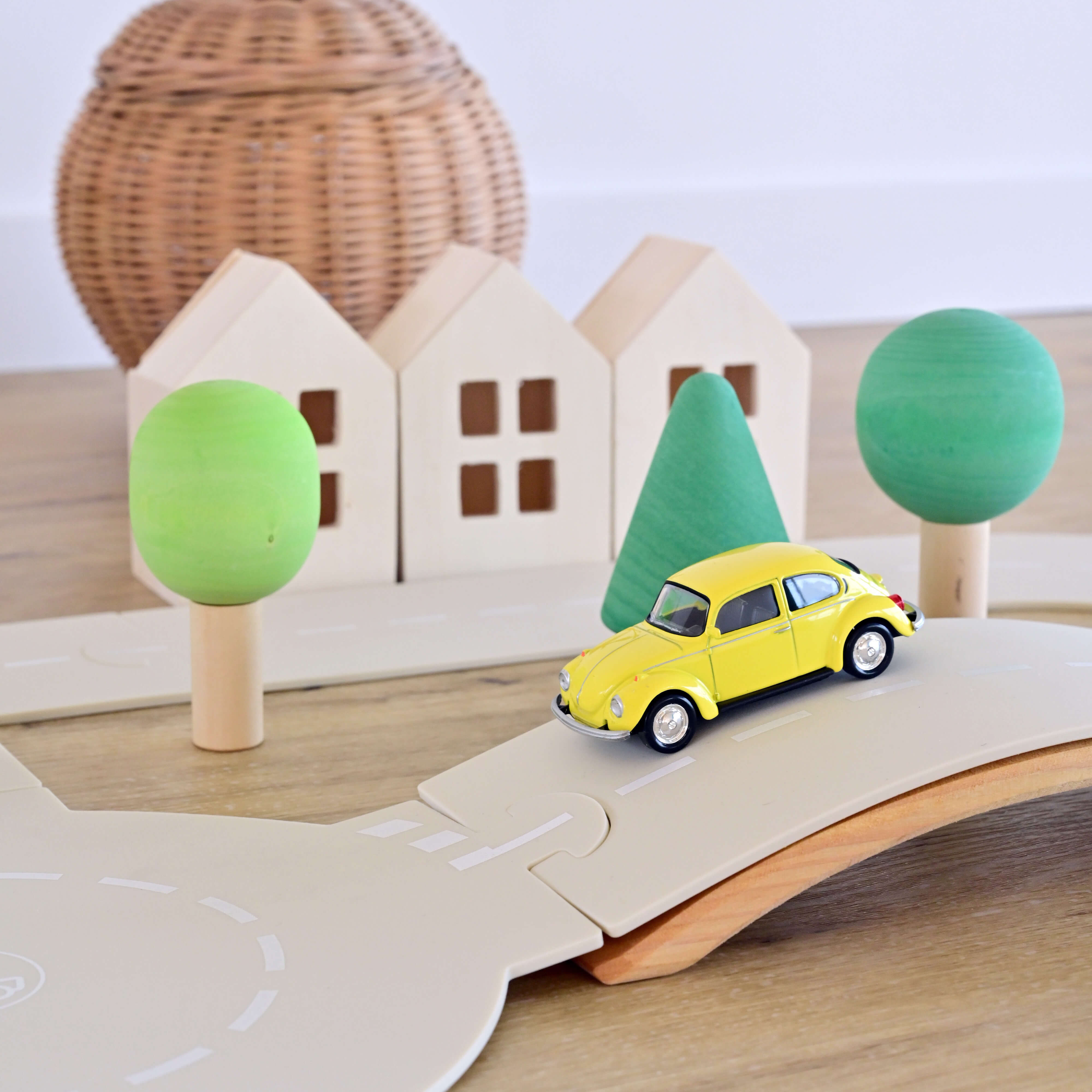 norev-circuit-de-ville-pista-citt-in-silicone-vw-coccinelle-1303-1-43 image 2