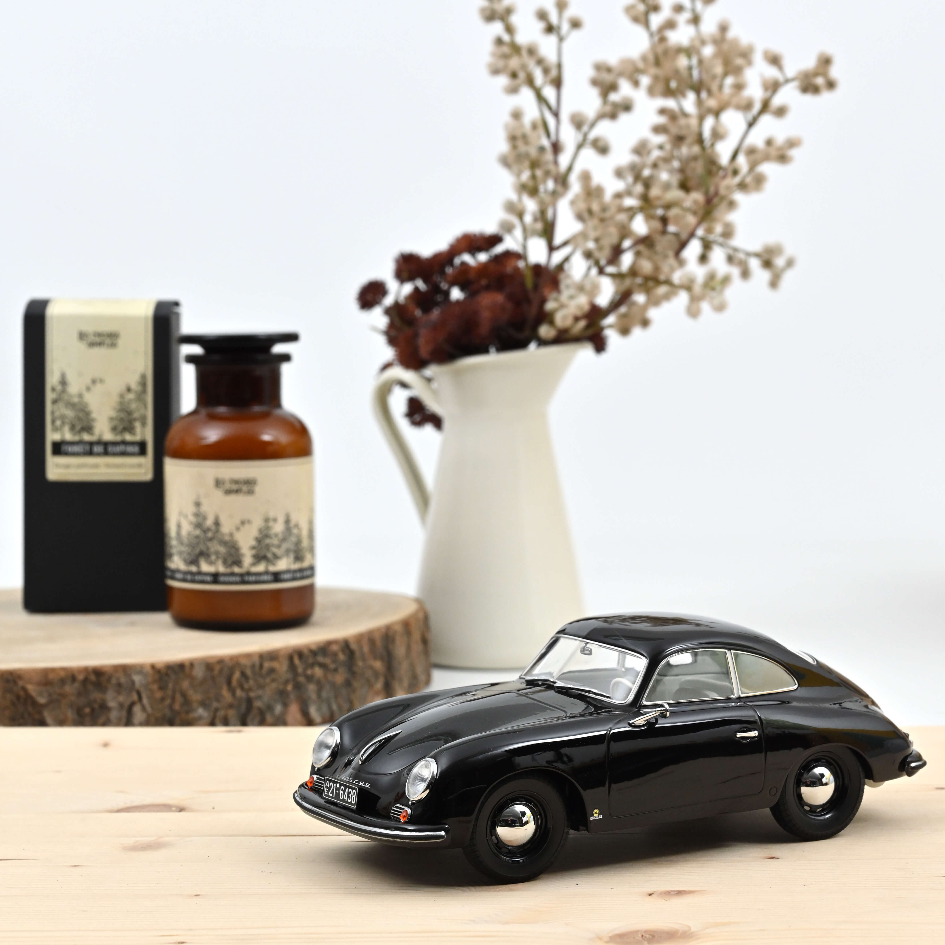 norev-porsche-356-coup-1952-noir-1-18-modellino-die-cast-da-collezione image 1
