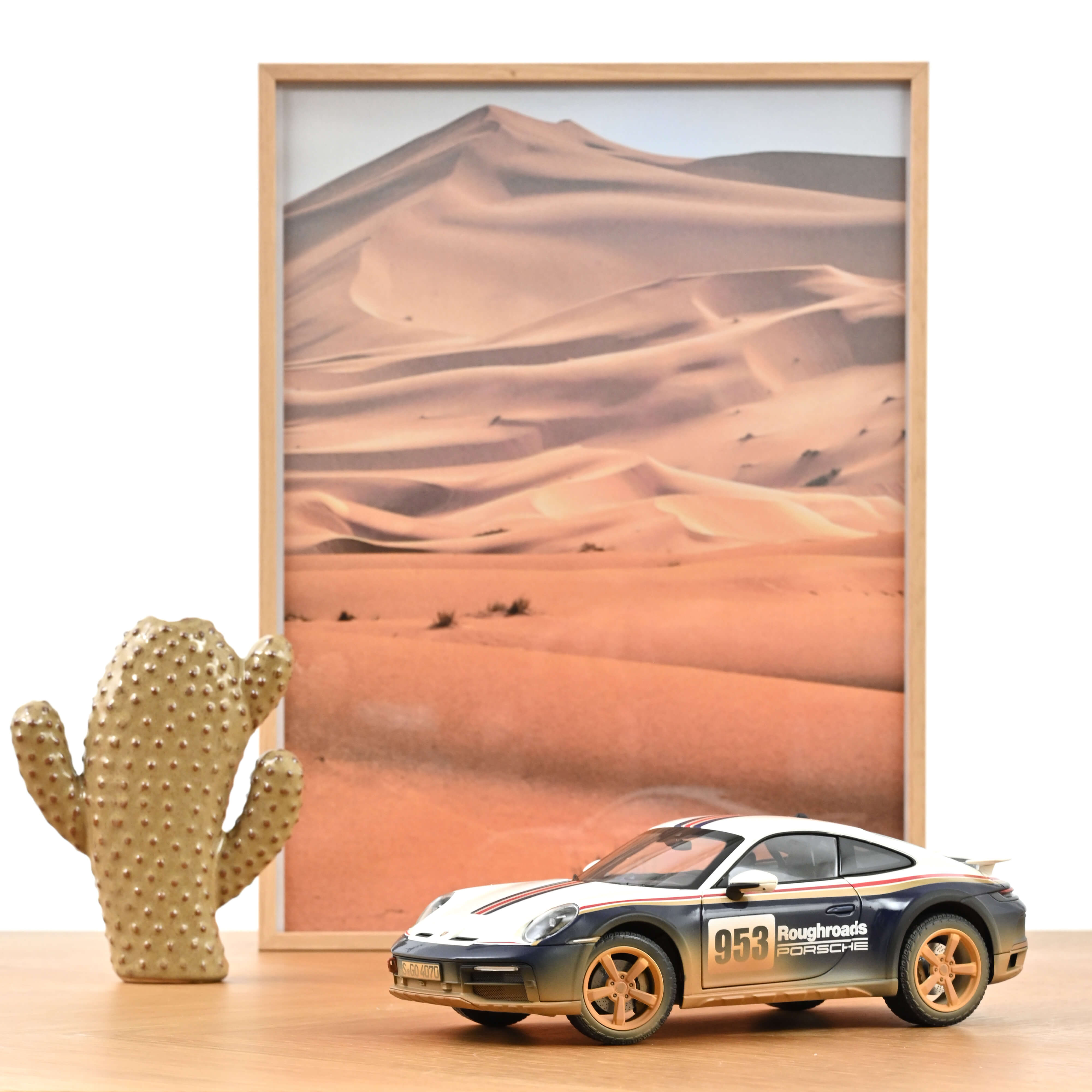 norev-porsche-911-dakar-roughroads-sabbia-modellino-auto-1-18-500-pezzi image 1