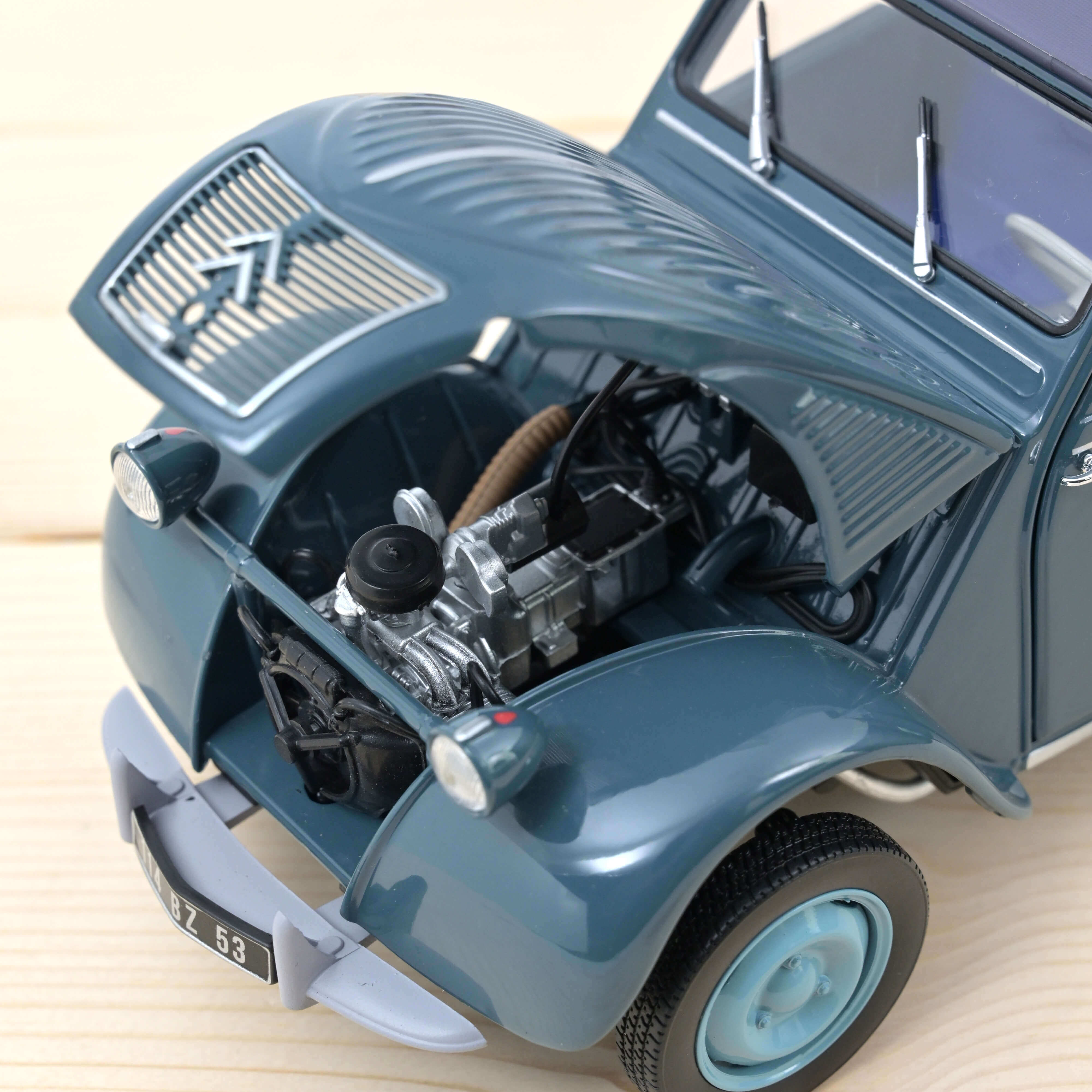 norev-citro-n-2cv-azl-1959-modellino-auto-1-18-blu-glacier-2 image 4