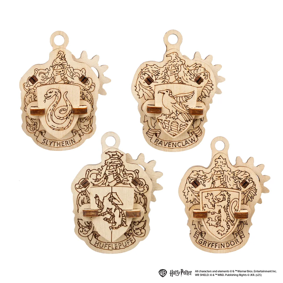 ugears-hogwarts-houses-fidgets-set-4-stemmi-in-legno-harry-potter image 1