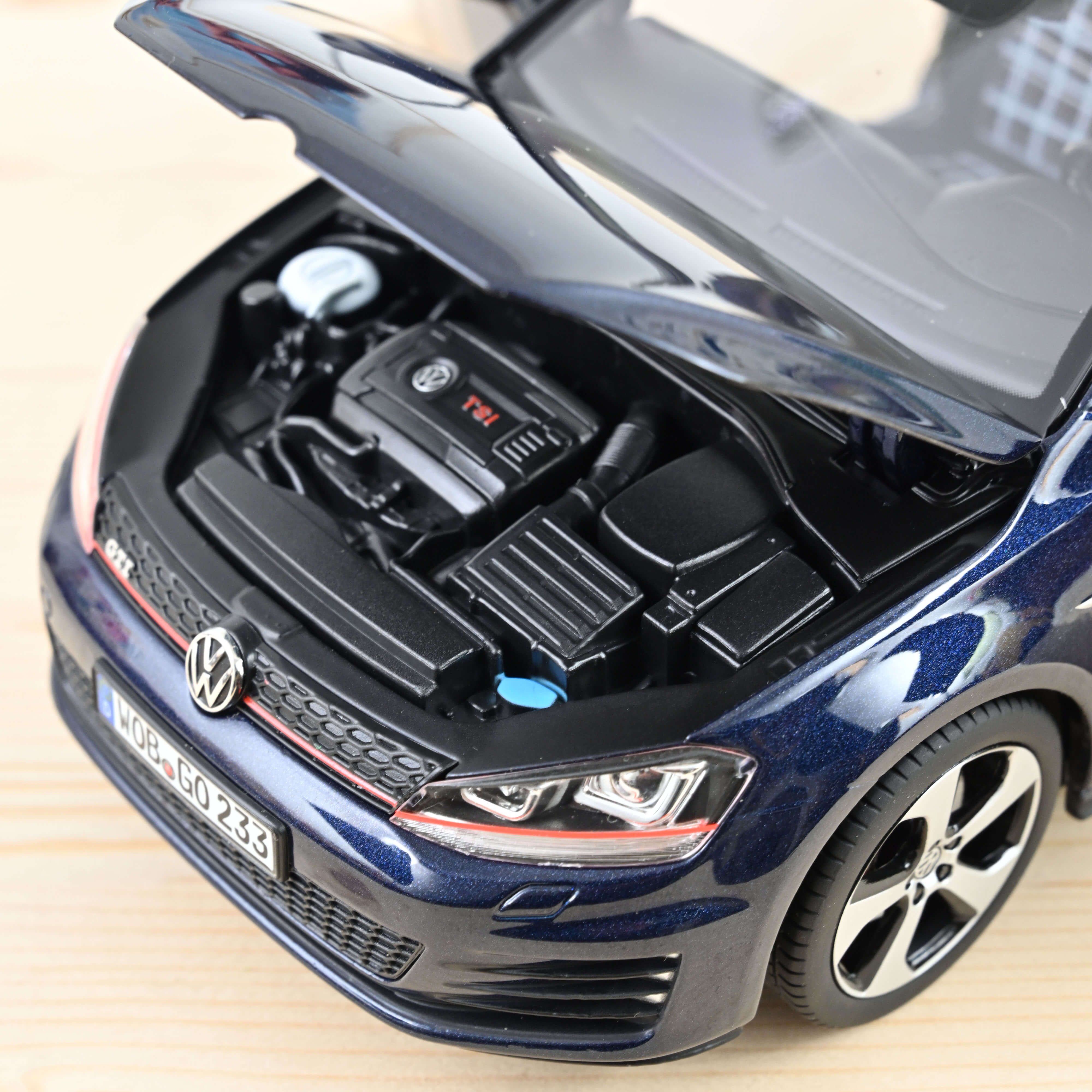norev-vw-golf-gti-2013-blu-notte-metallizzato-1-18-200-pcs-automodello-die-cast image 3