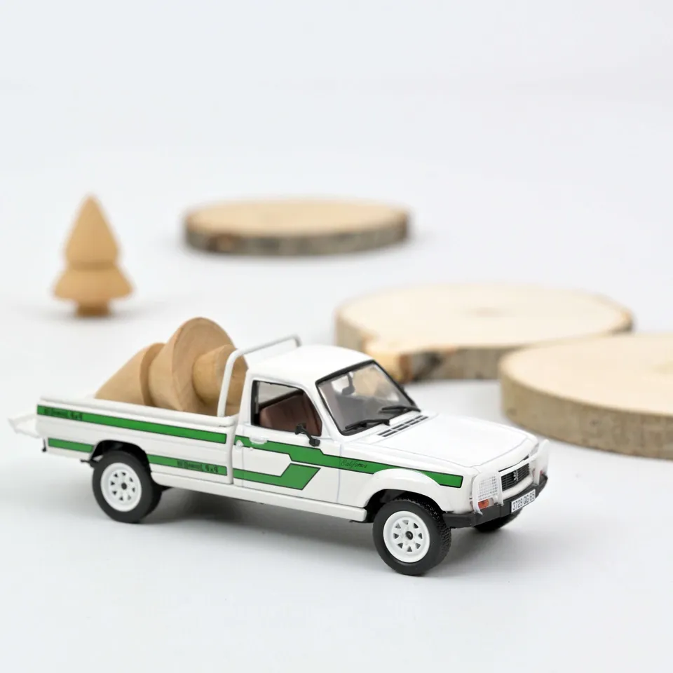 norev-peugeot-504-pick-up-4x4-dangel-1985-white-1-43-modellino-jet-car image 1