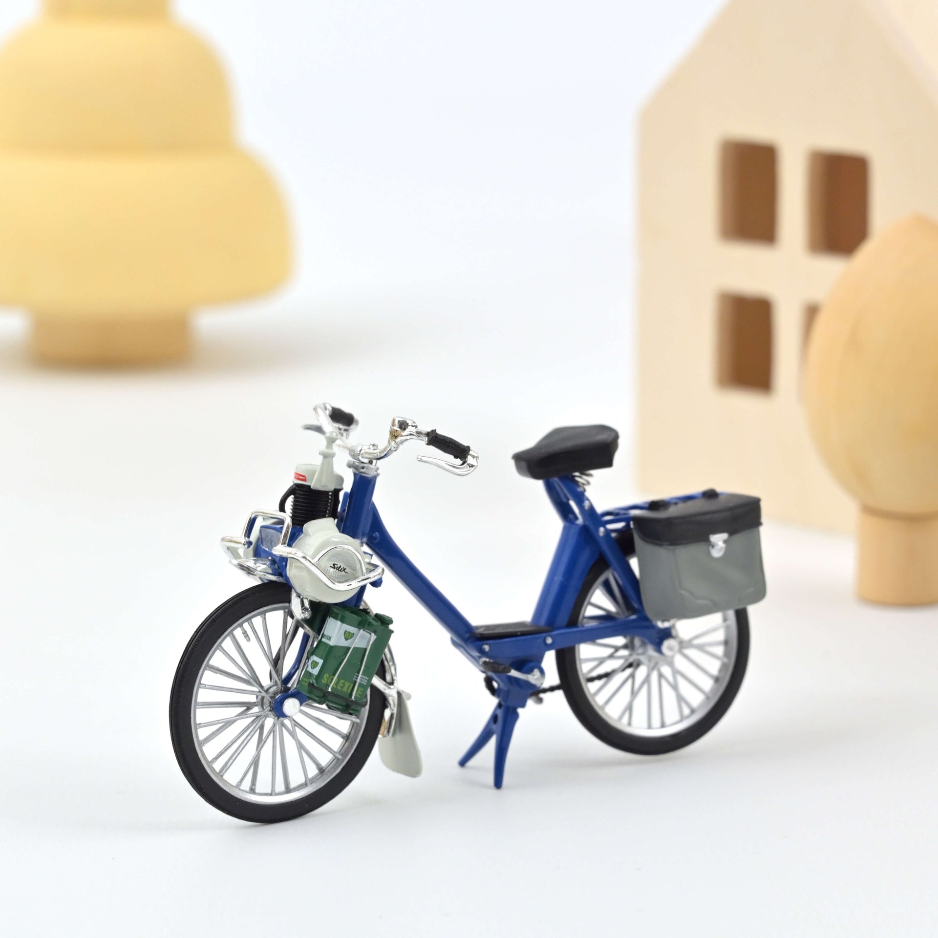 norev-solex-1969-1-18-modellino-ciclomotore-blu-da-collezione image 1