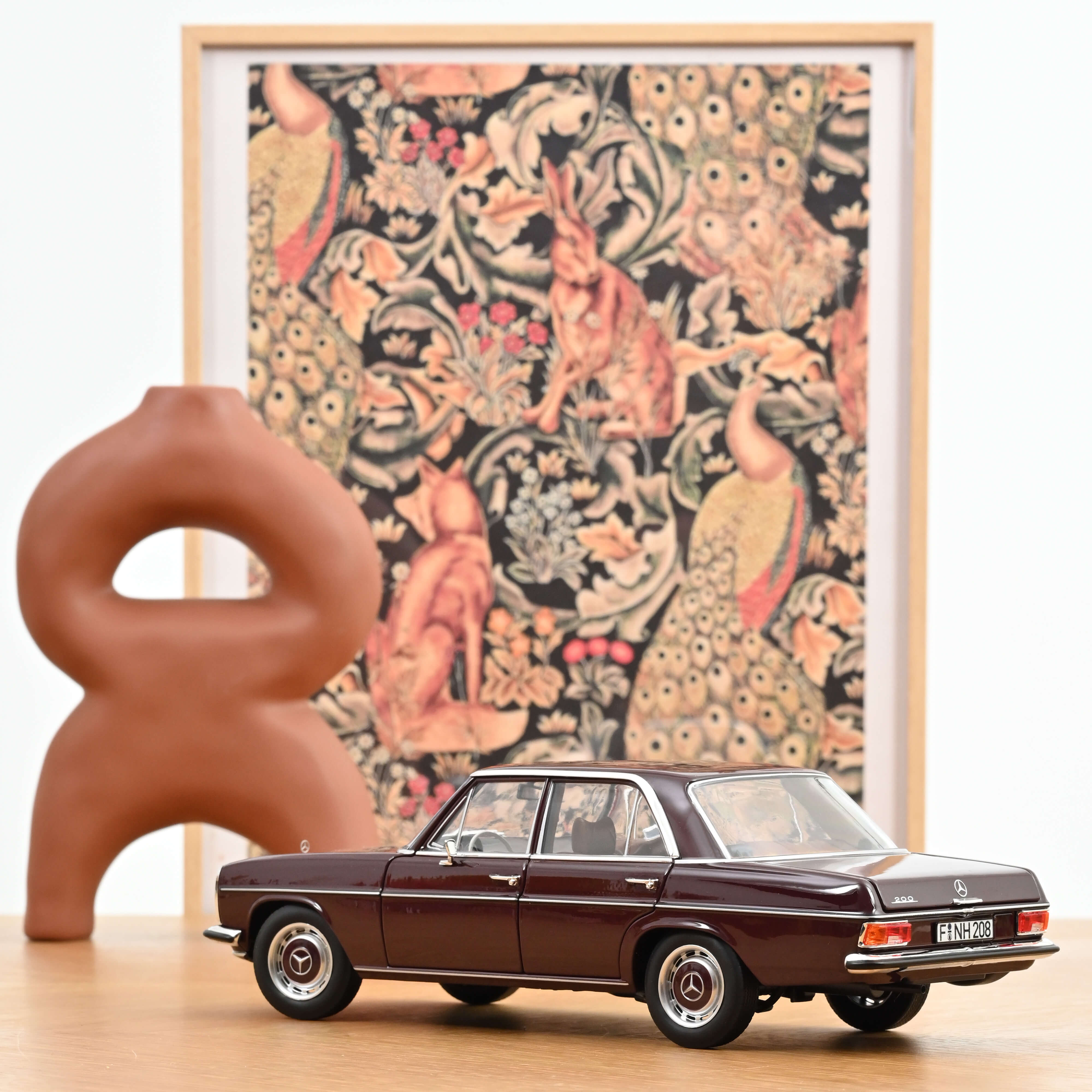 norev-mercedes-benz-200-8-1968-modellino-auto-die-cast-1-18-rosso-bruno-scuro image 3