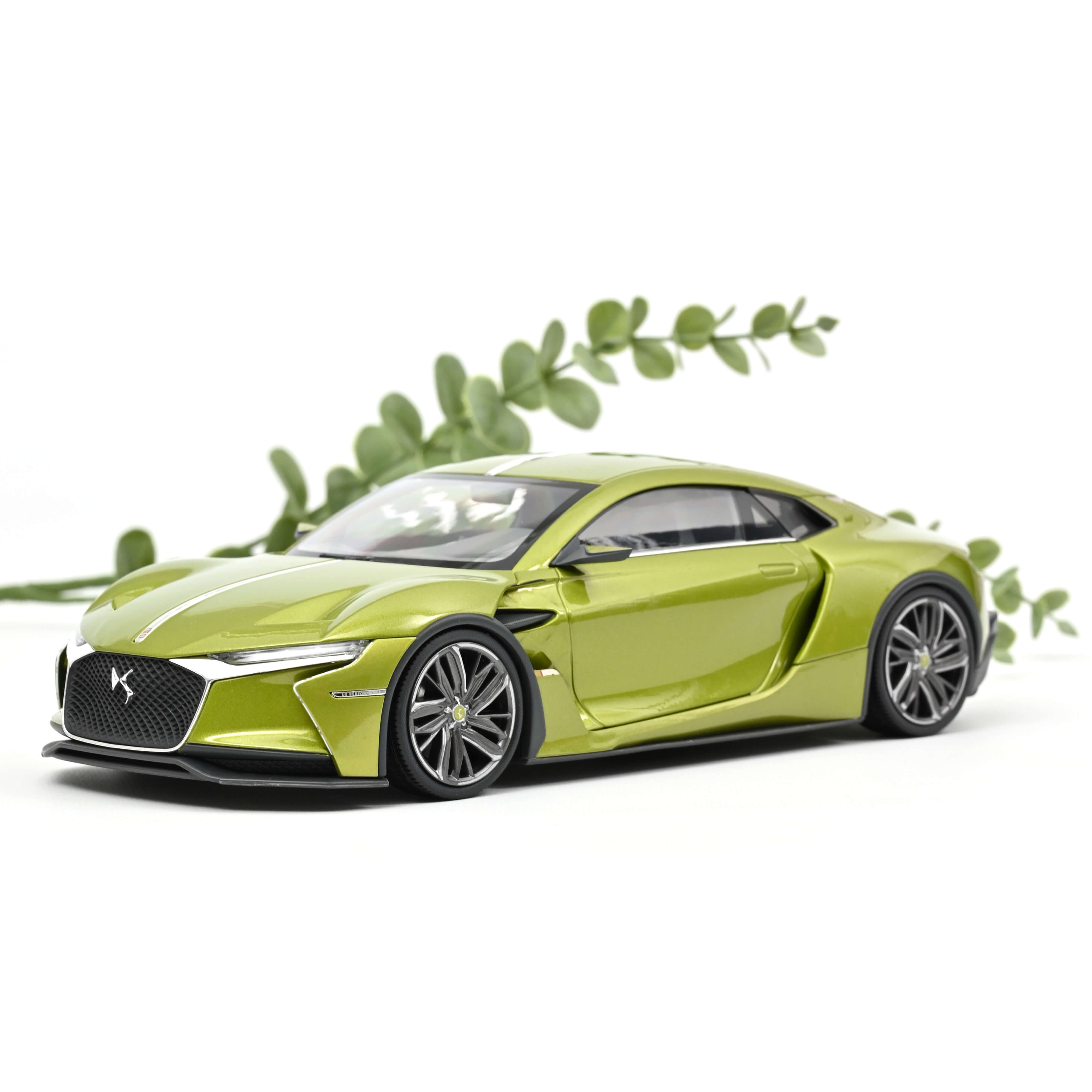 norev-ds-e-tense-concept-gen-ve-2016-modellino-auto-1-18 image 1