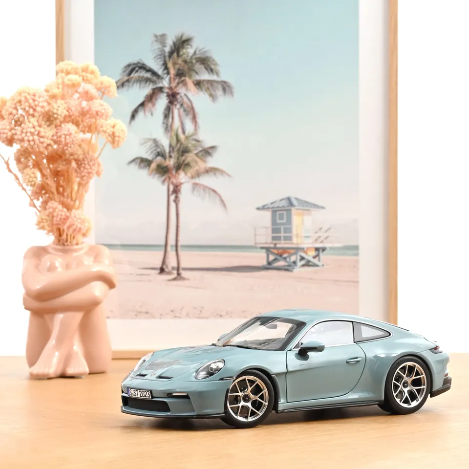 norev-porsche-911-s-t-2023-bleu-meissen-1-18 image 1