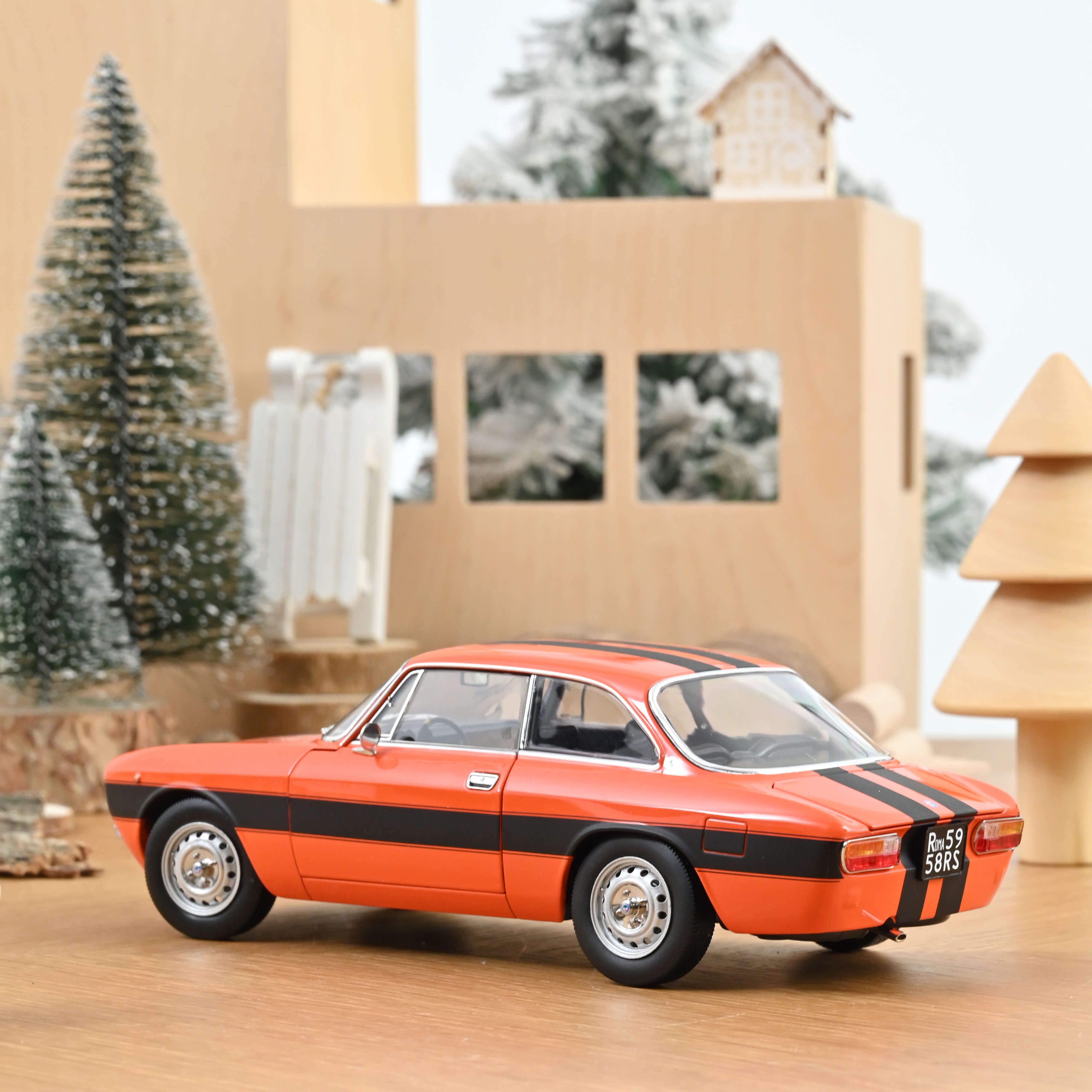 norev-alfa-romeo-2000-gtv-1973-1-18-modellino-arancione-fast-furious-10 image 3
