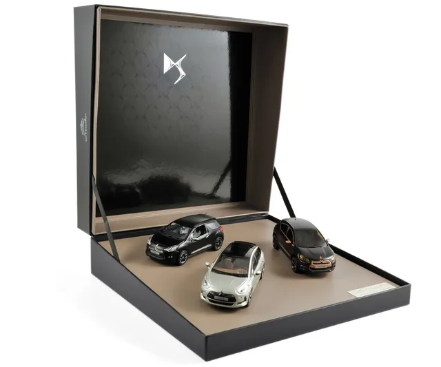 norev-coffret-ligne-ds-2011-ds3-nero-set-modellini-die-cast-1-43 image 1