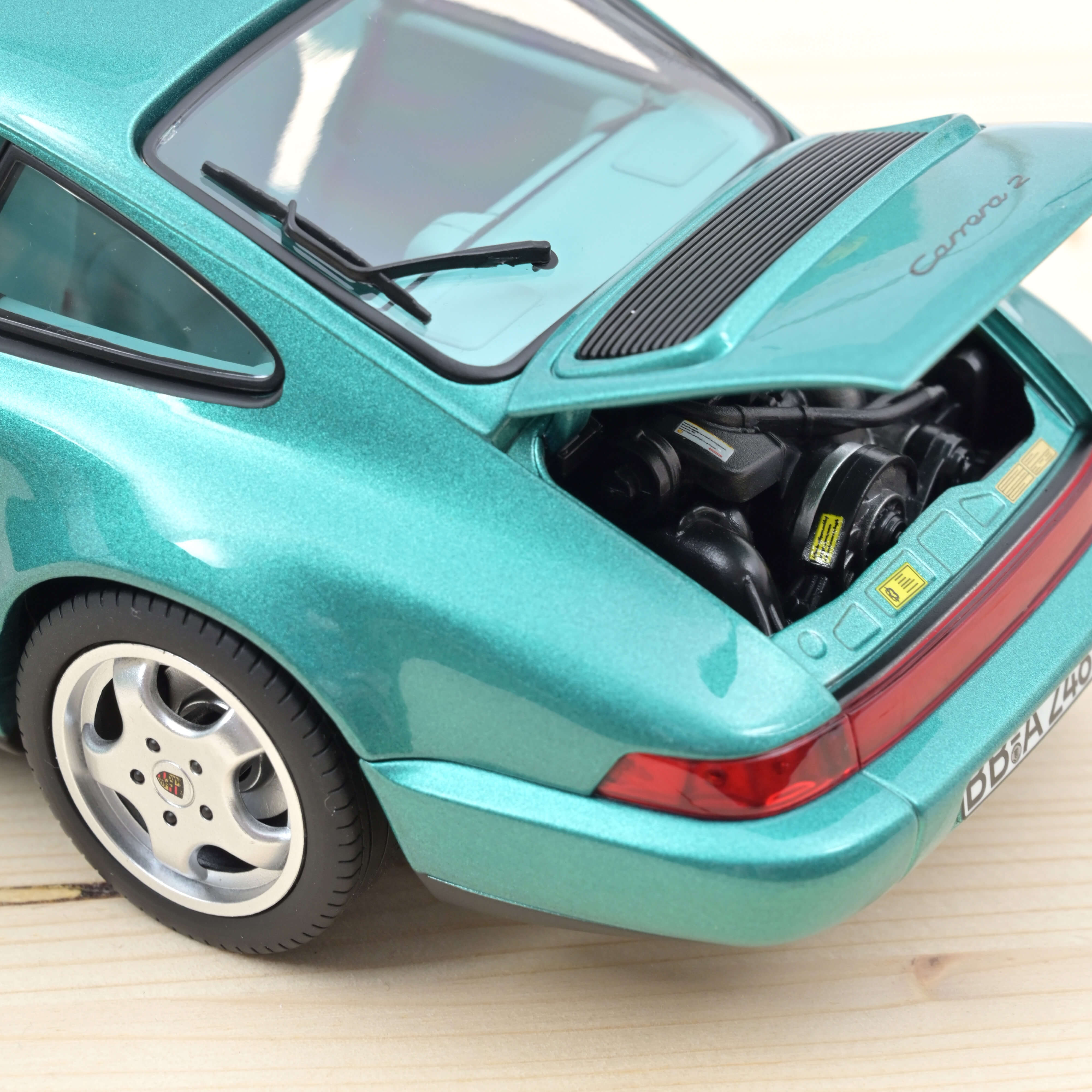 norev-porsche-911-carrera-2-1992-vert-wimbledon-1-18 image 3