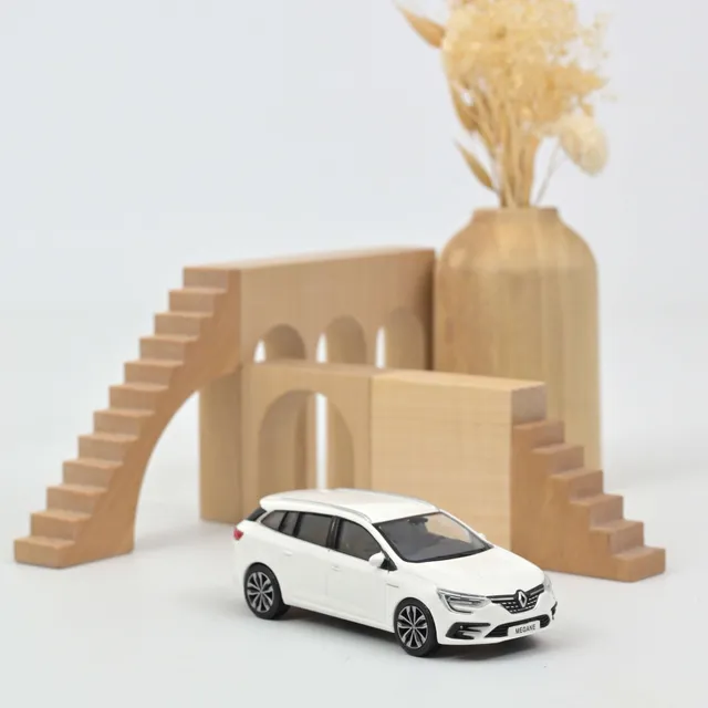 norev-renault-megane-sport-tourer-2020-modellino-auto-1-43-bianco image 1