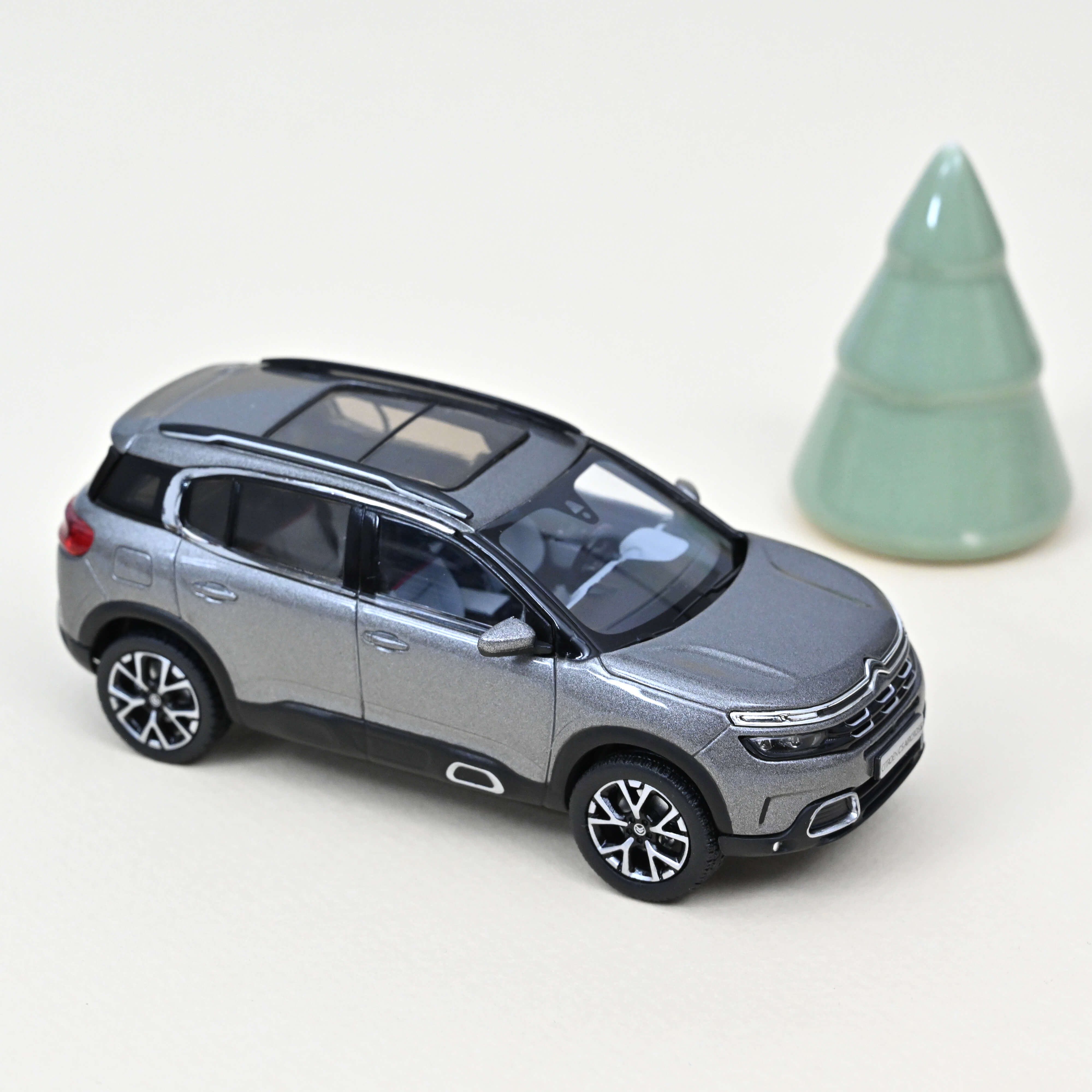 norev-citro-n-c5-aircross-2018-gris-platinium-suv-1-43 image 1