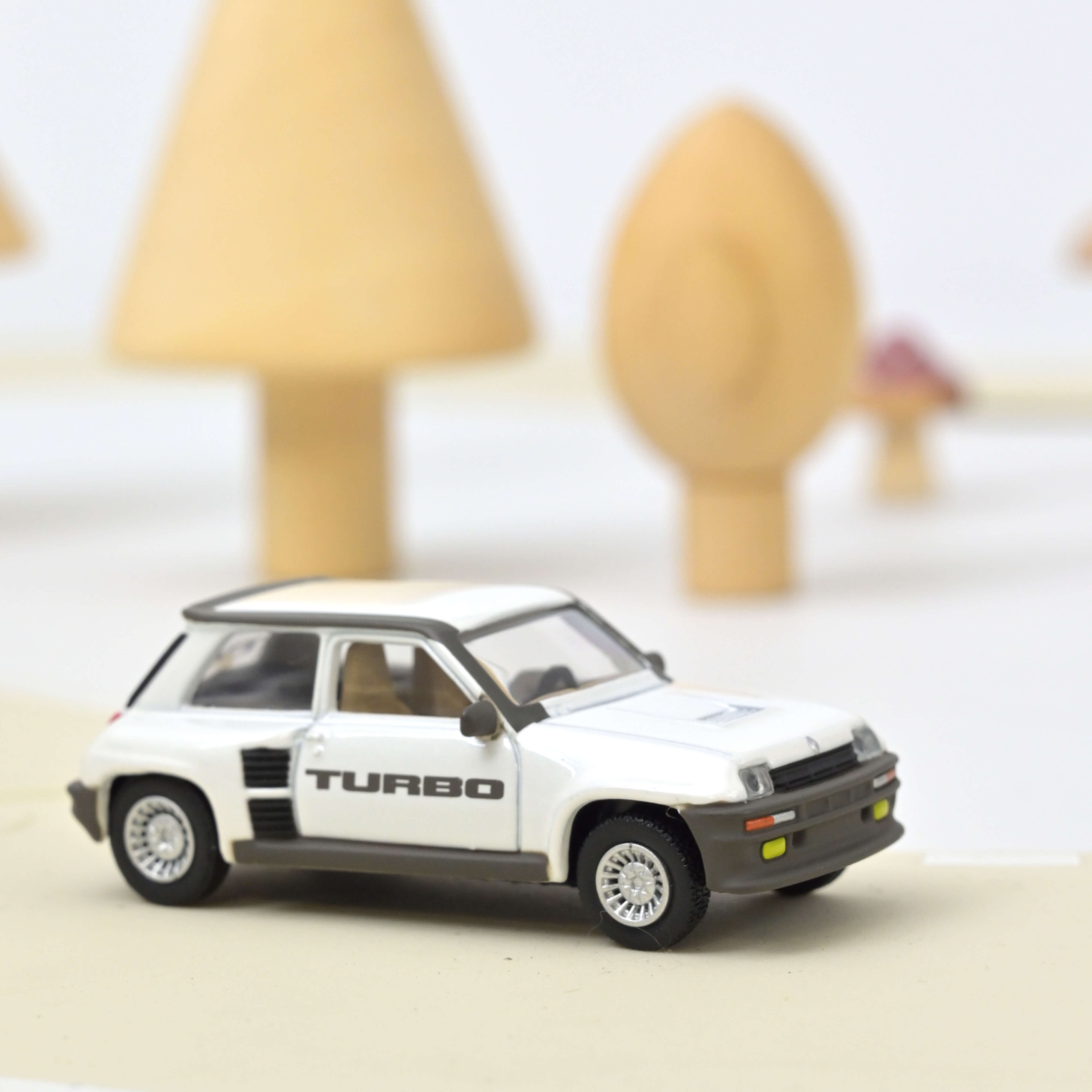 norev-renault-5-turbo-1981-bianco-perla-1-54-minijet-youngtimer image 1