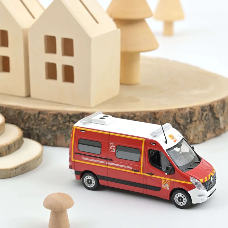 norev-renault-master-2014-pompiers-vsav-modellino-mezzo-soccorso-1-43 image 1