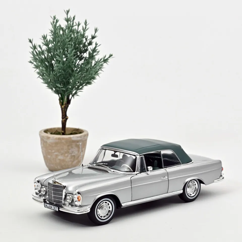 norev-mercedes-benz-280-se-cabriolet-1969-silver-metallic-1-18 image 1