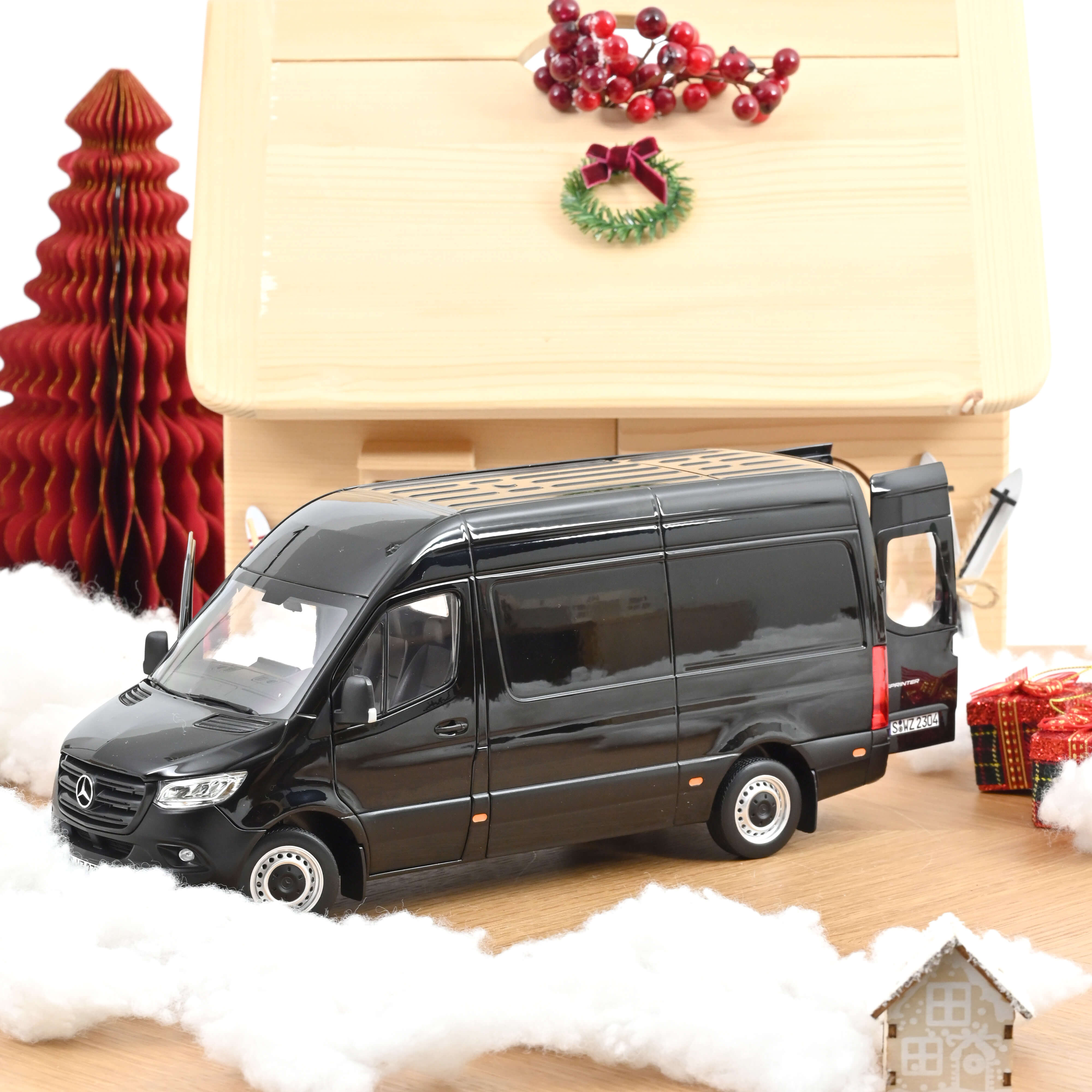 norev-mercedes-benz-sprinter-2018-modellino-1-18-nero image 3