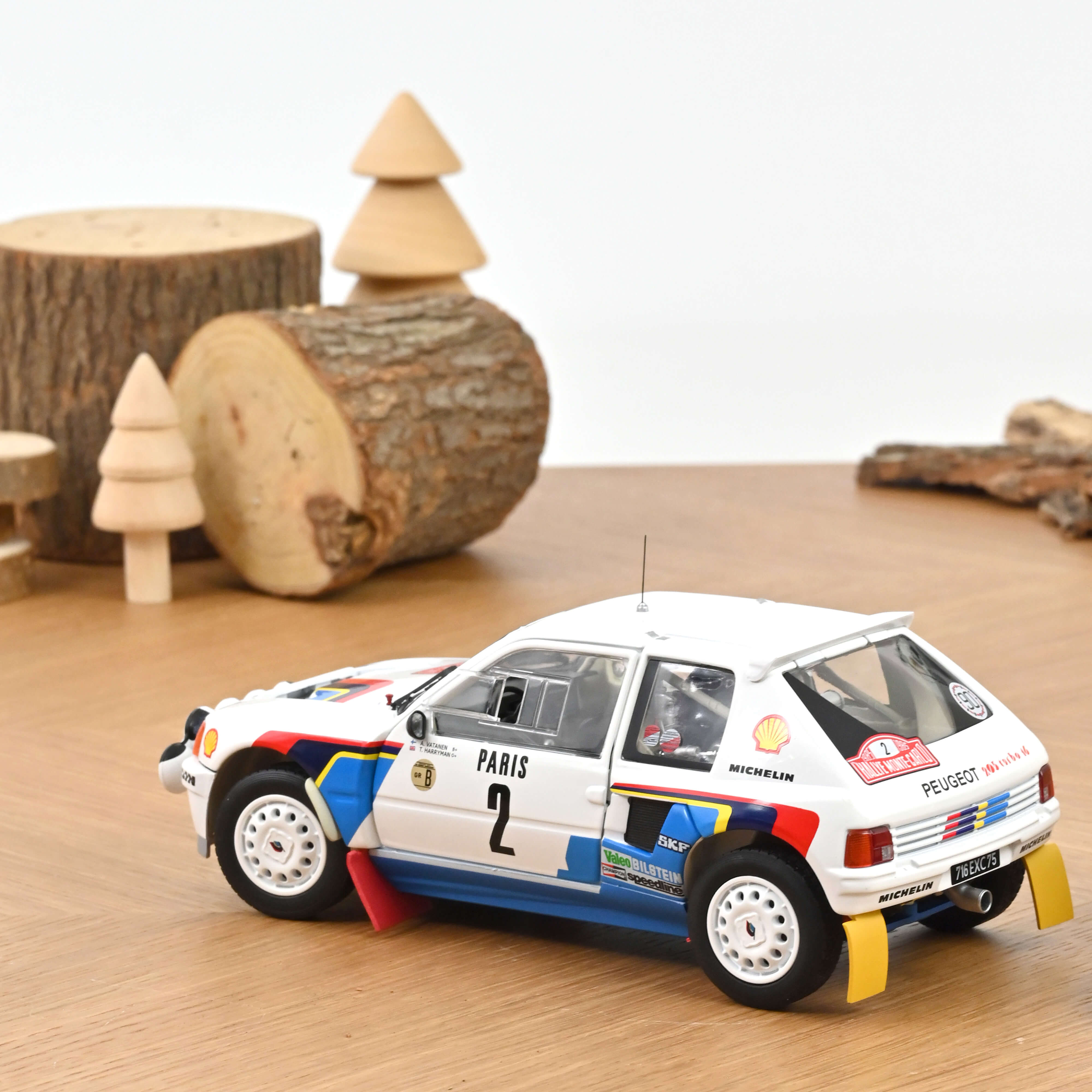 norev-peugeot-205-t16-1985-rally-monte-carlo-vatanen-modellino-auto-1-18 image 3