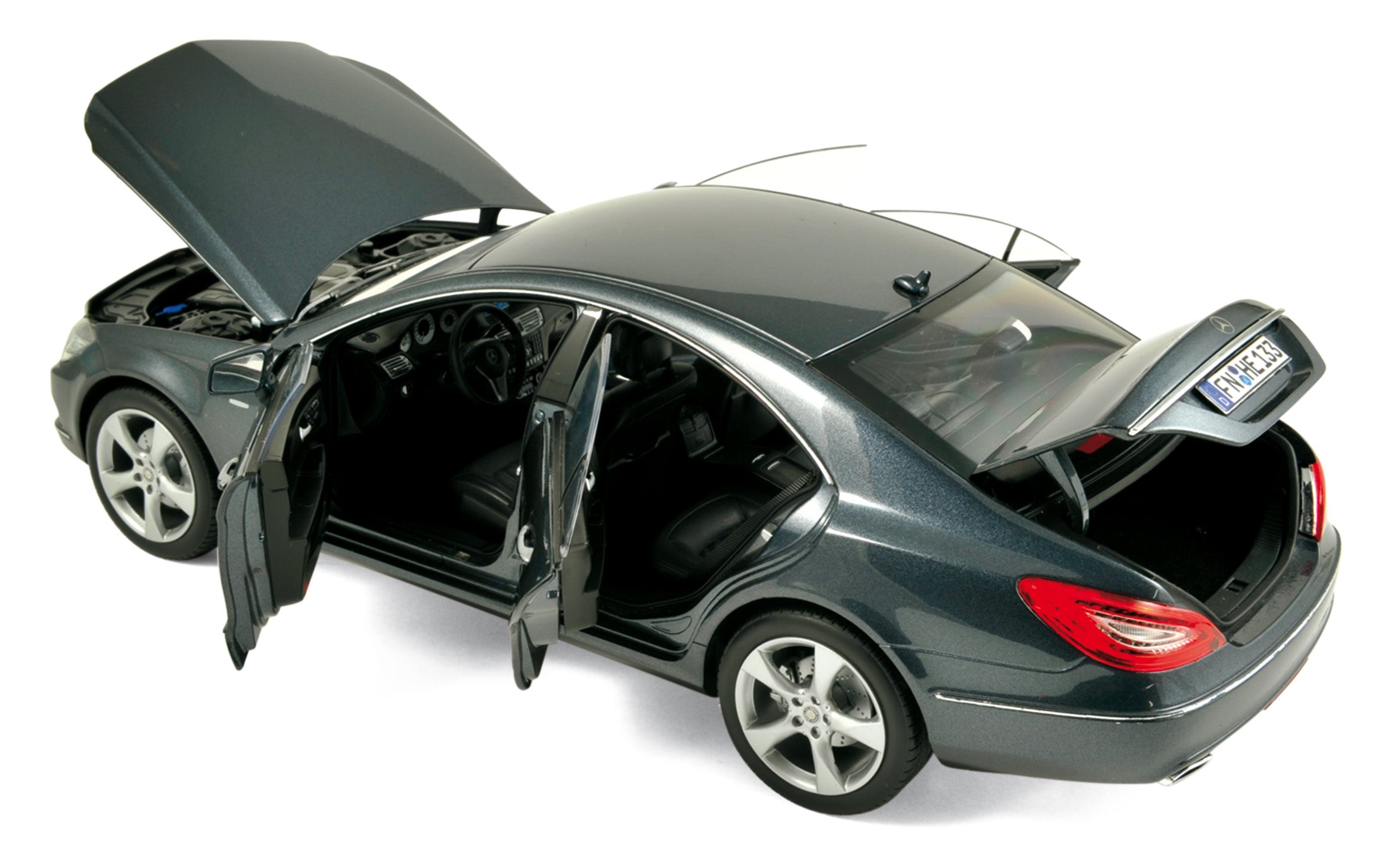 norev-mercedes-benz-classe-cls-2010-grigio-metallizzato-1-18 image 2