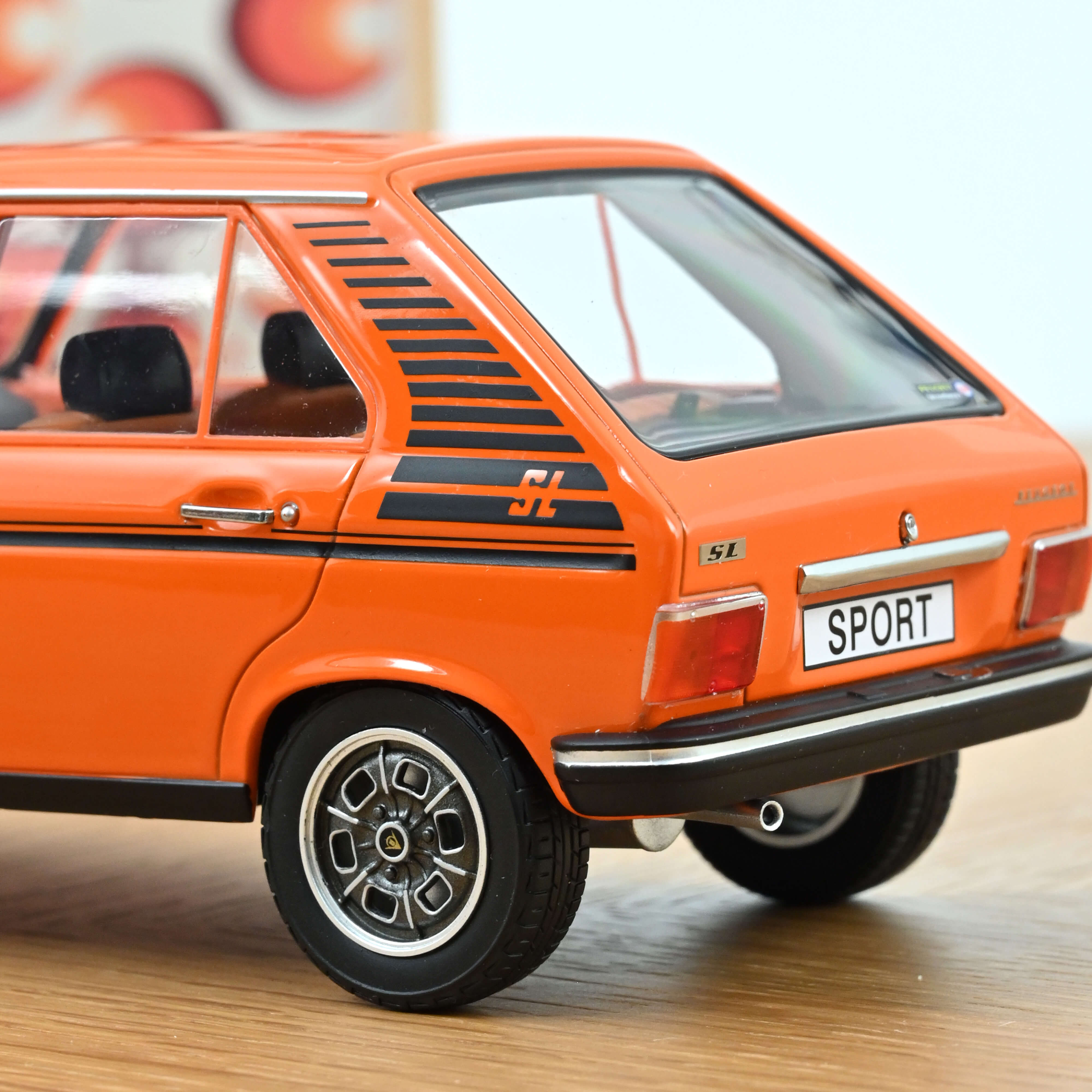 norev-peugeot-104-sl-sport-1979-modellino-auto-1-18-arancione-edizione-104-pezzi image 4