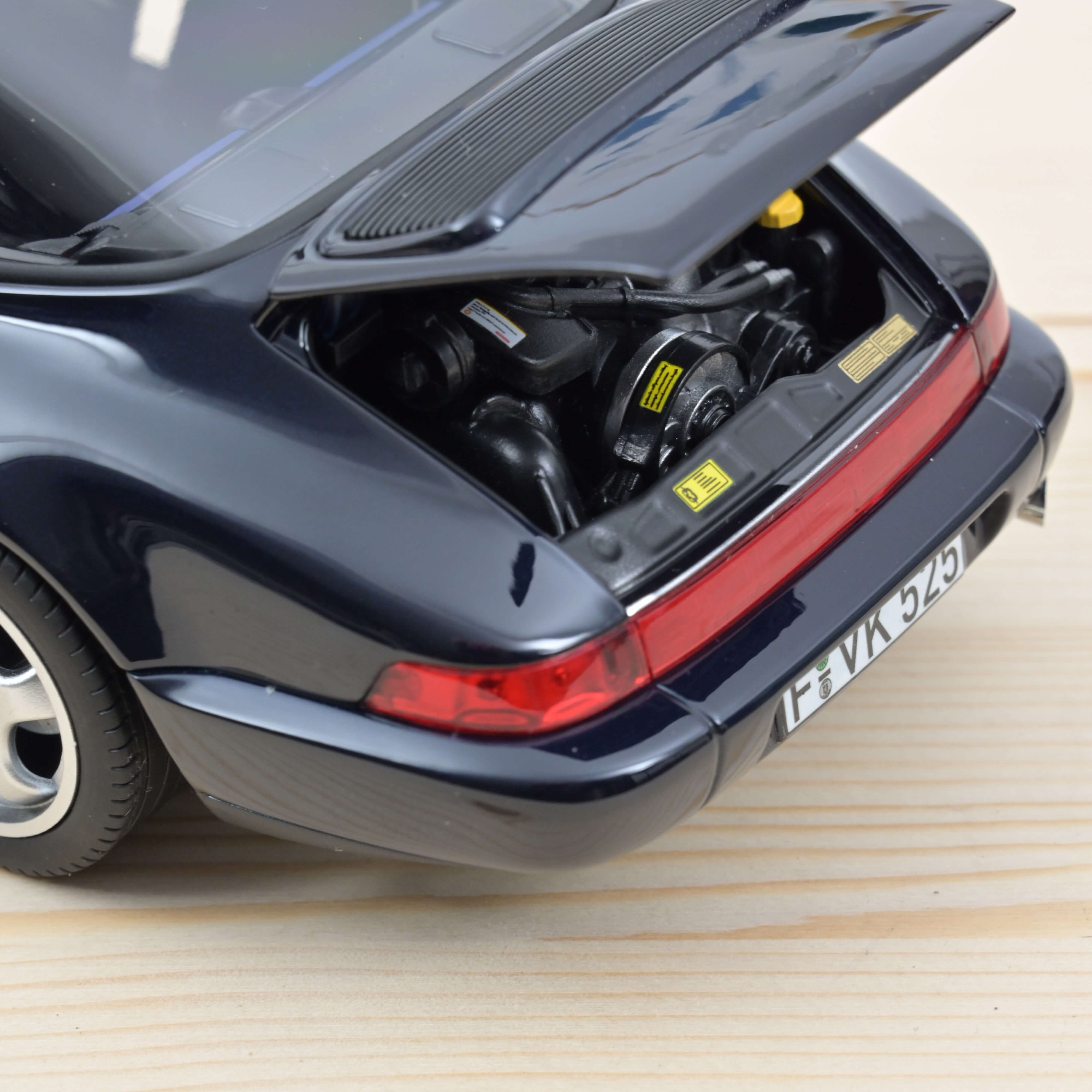 norev-porsche-911-carrera-4-targa-1991-blu-metallizzato-modellino-1-18 image 4