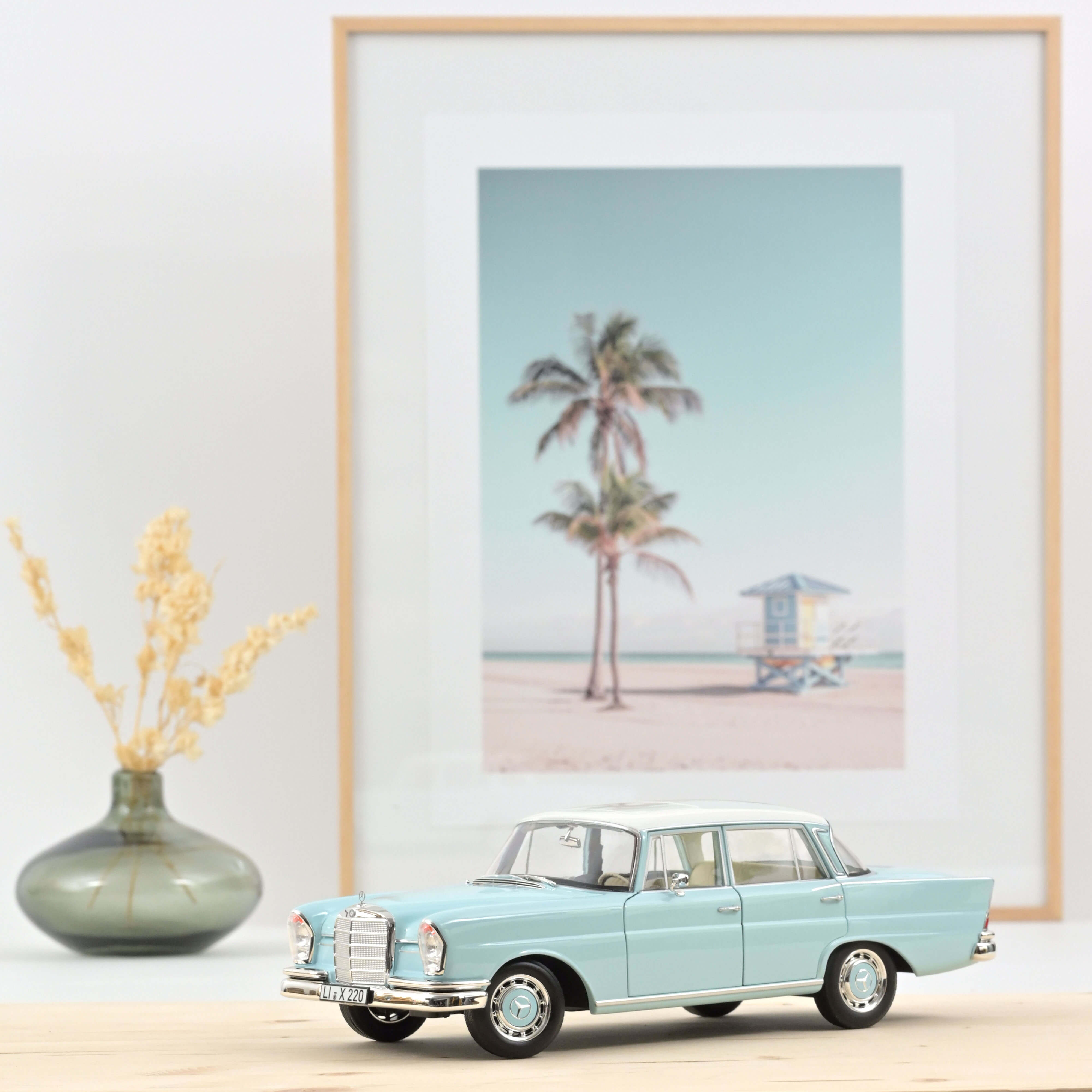 norev-mercedes-benz-220-s-1965-azzurro-chiaro-1-18 image 1