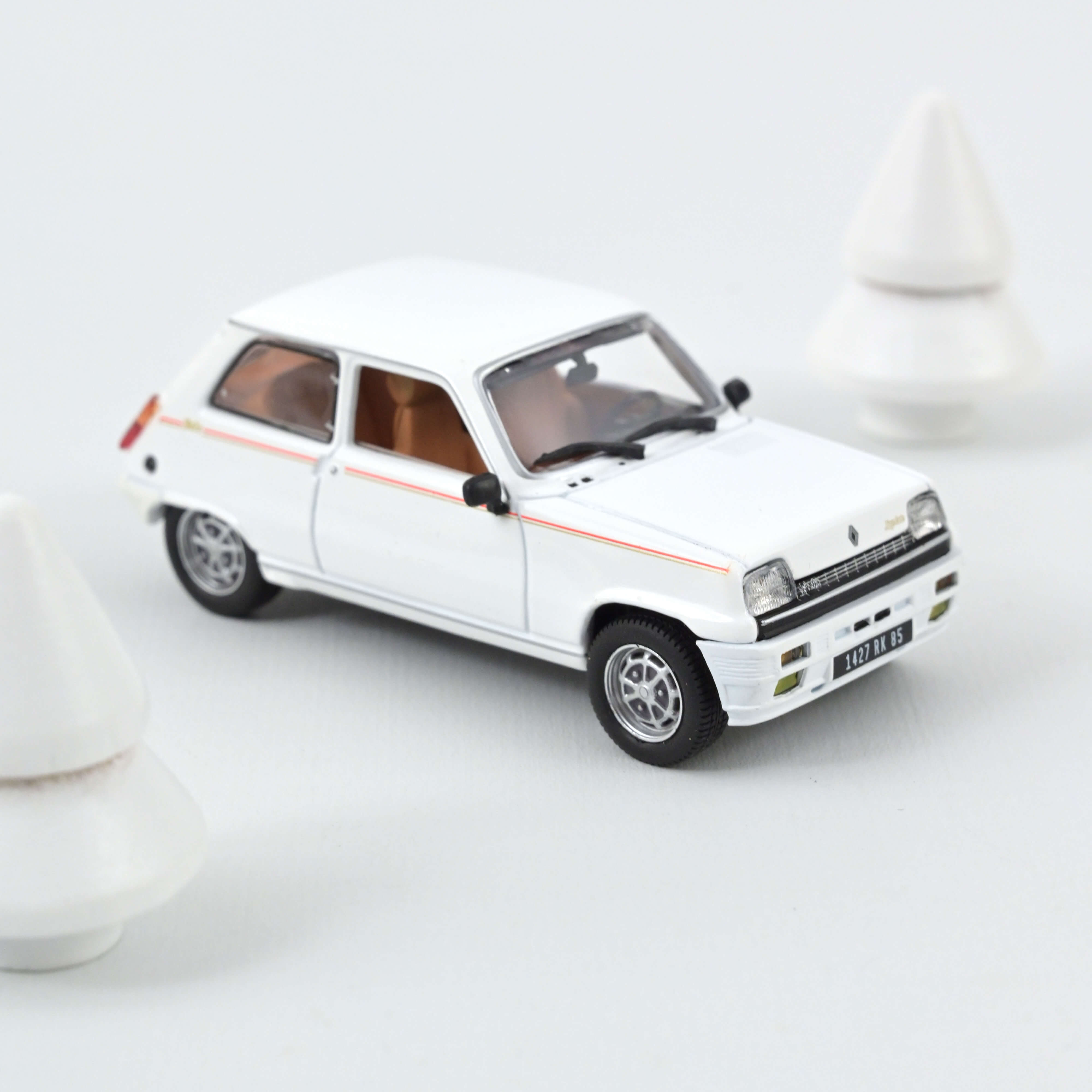 norev-renault-5-laur-ate-turbo-1985-bianca-1-43 image 1