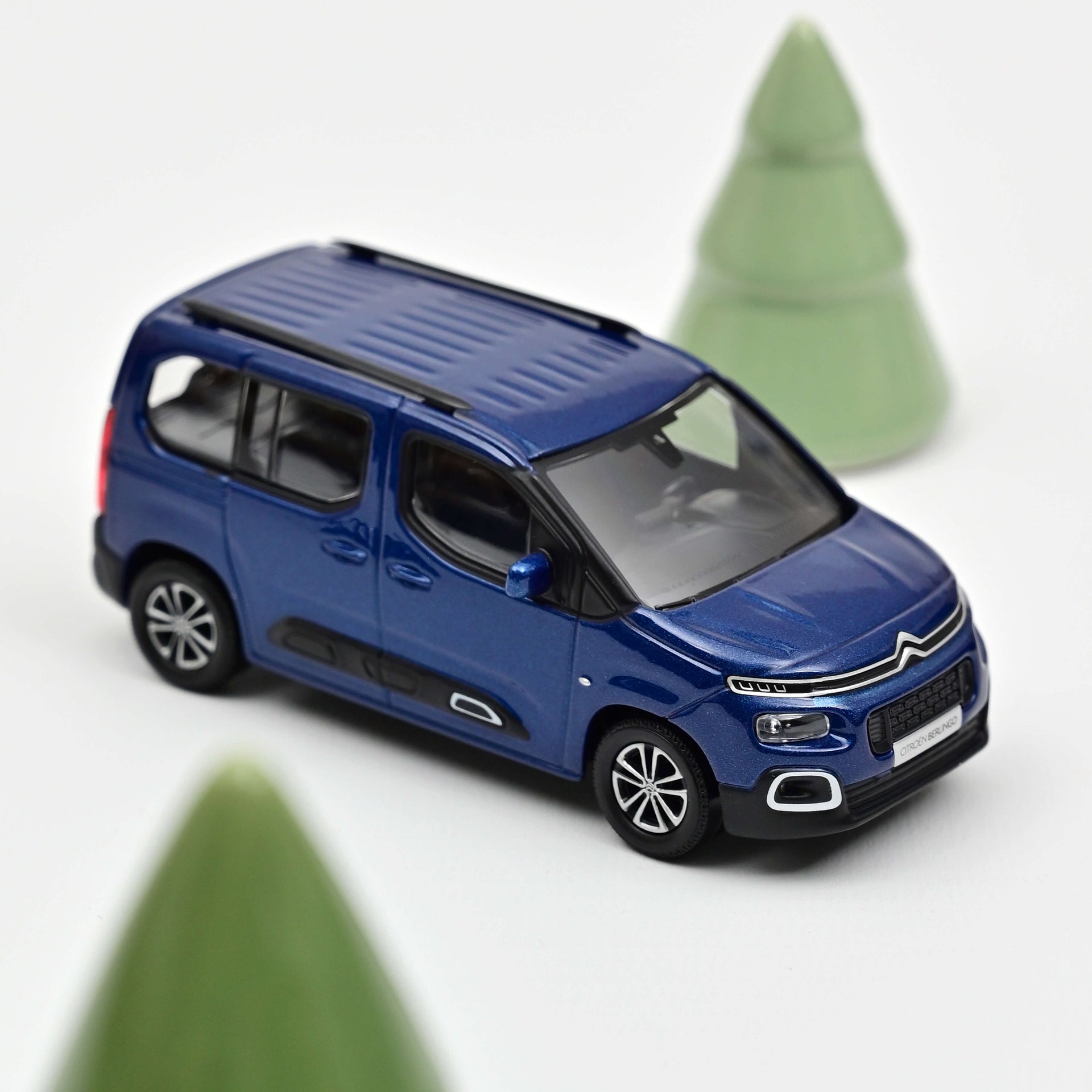 norev-citro-n-berlingo-2020-dark-blue-modellino-auto-1-43 image 1