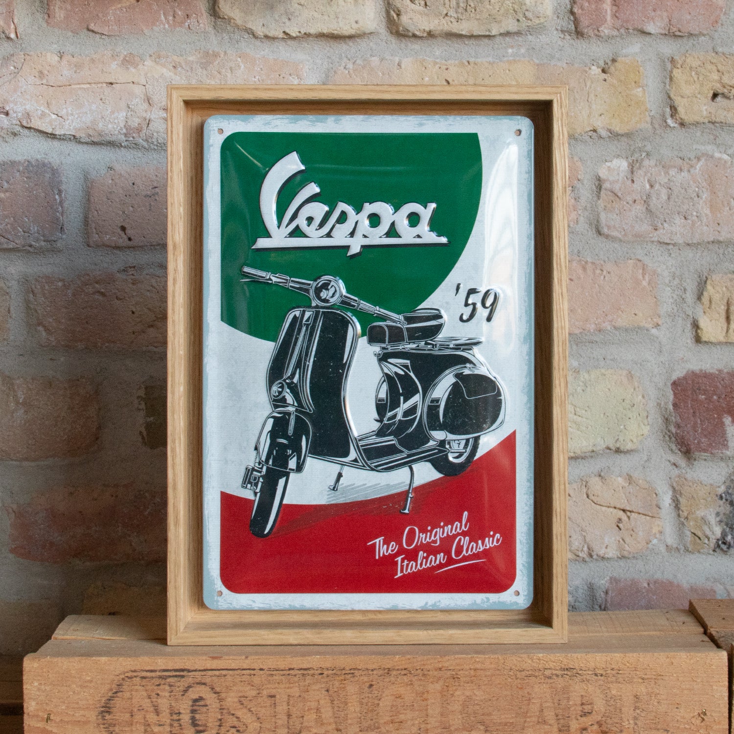 nostalgic-art-vespa-the-italian-classic-cornice-n-frame-m-edition-24x33-5-cm image 3