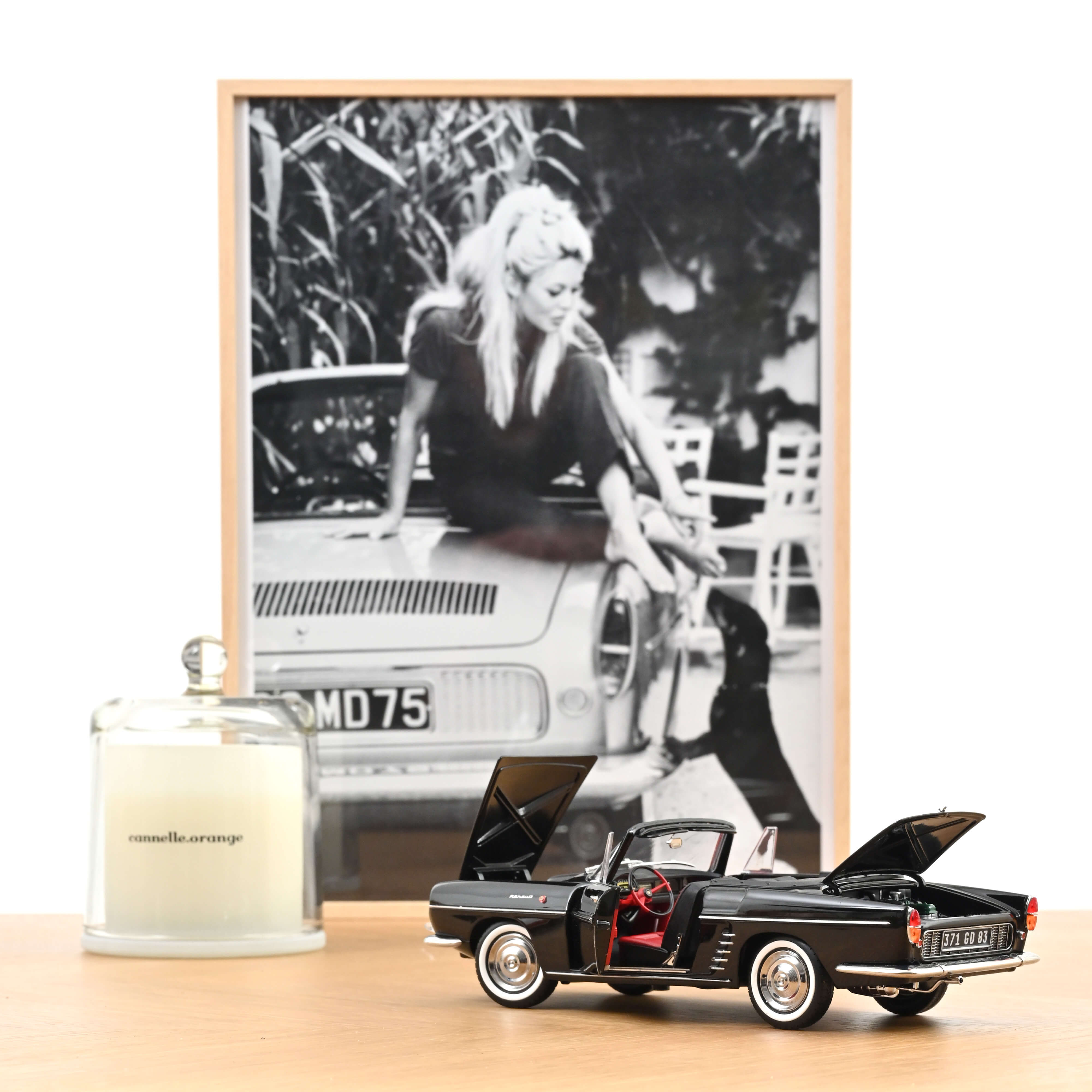 norev-renault-floride-1961-modellino-auto-1-18-nero image 3