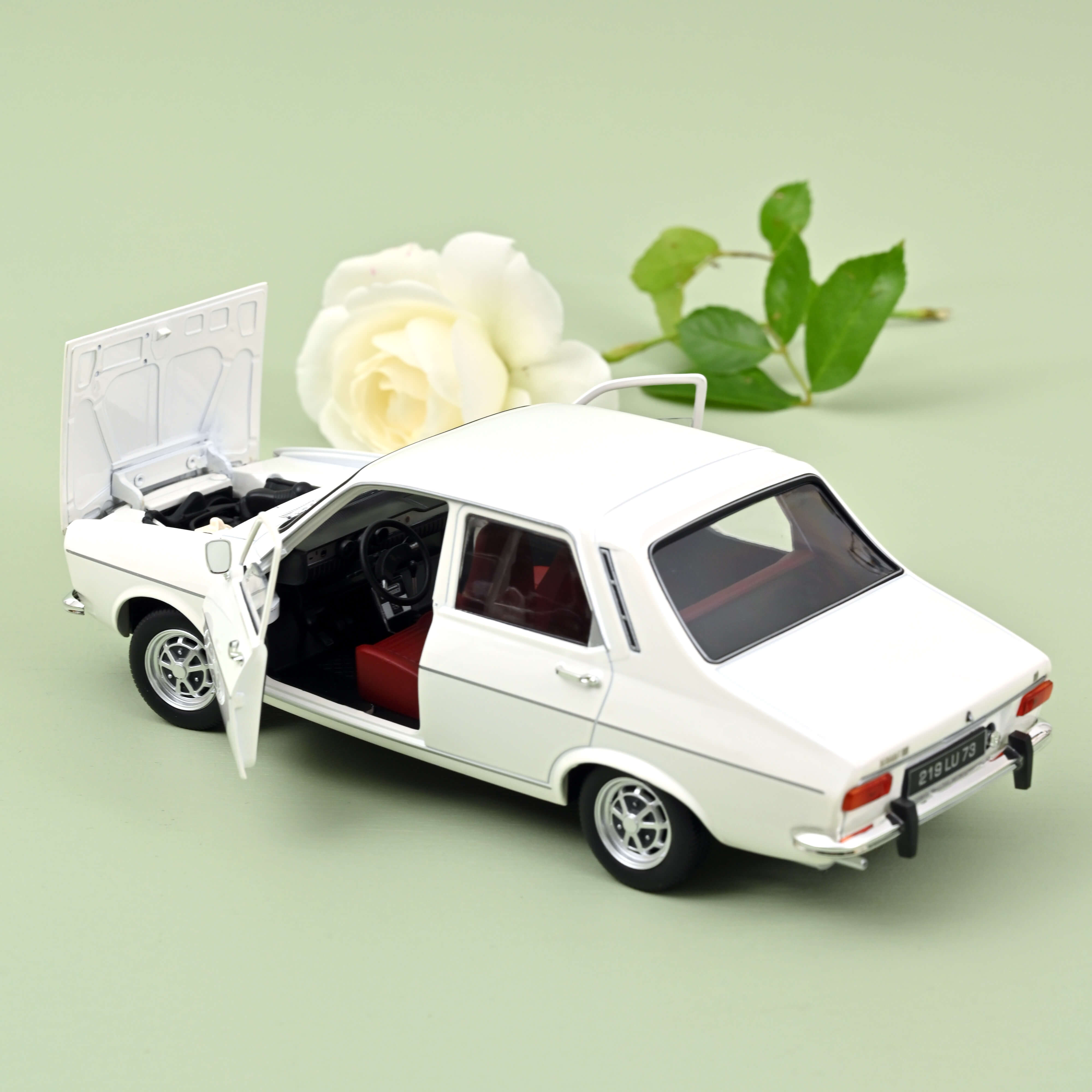 norev-renault-12-ts-1973-bianco-1-18-edizione-limitata-200-pezzi image 2