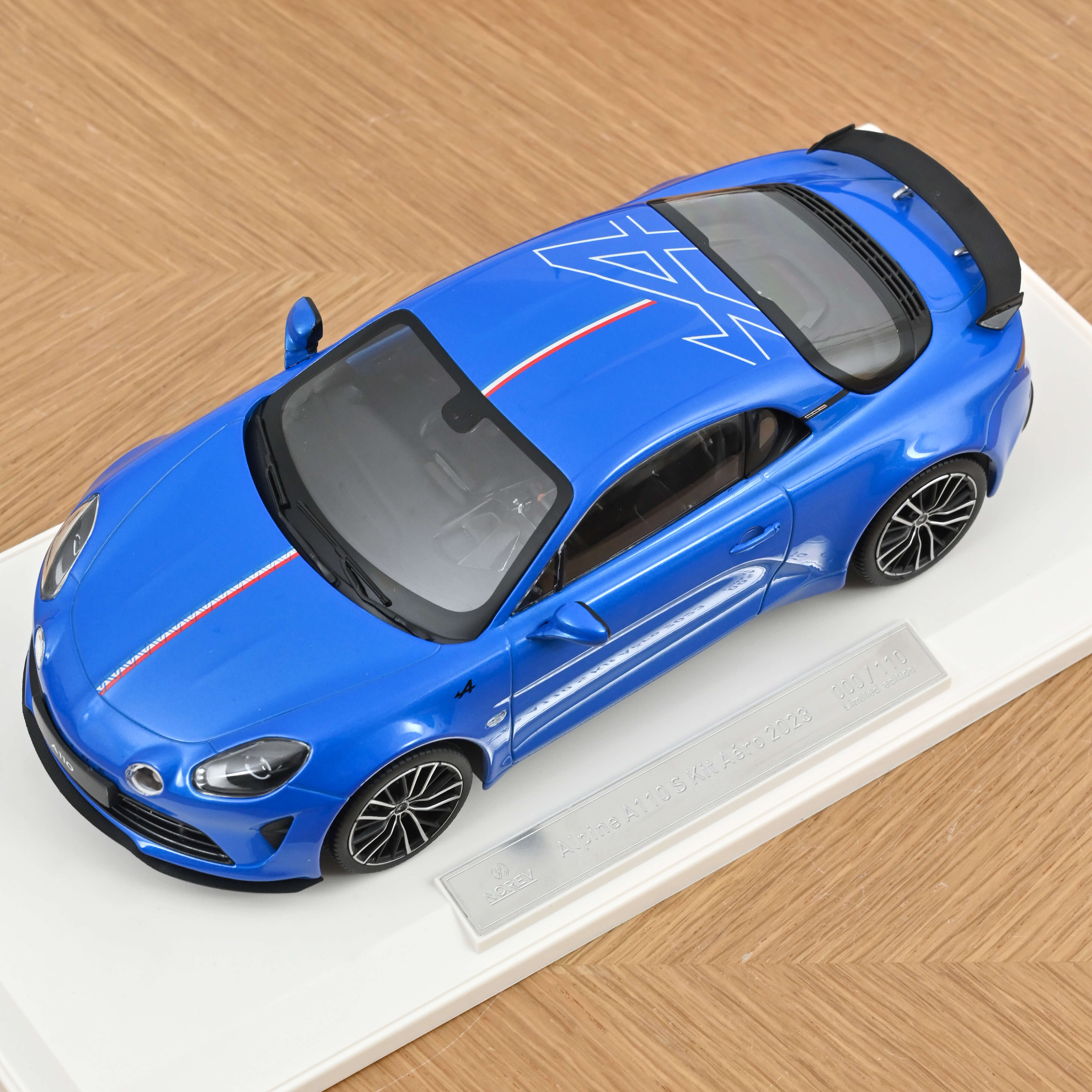 norev-alpine-a110-s-kit-a-ro-french-signature-2023-bleu-alpine-modellino-1-18-11 image 4