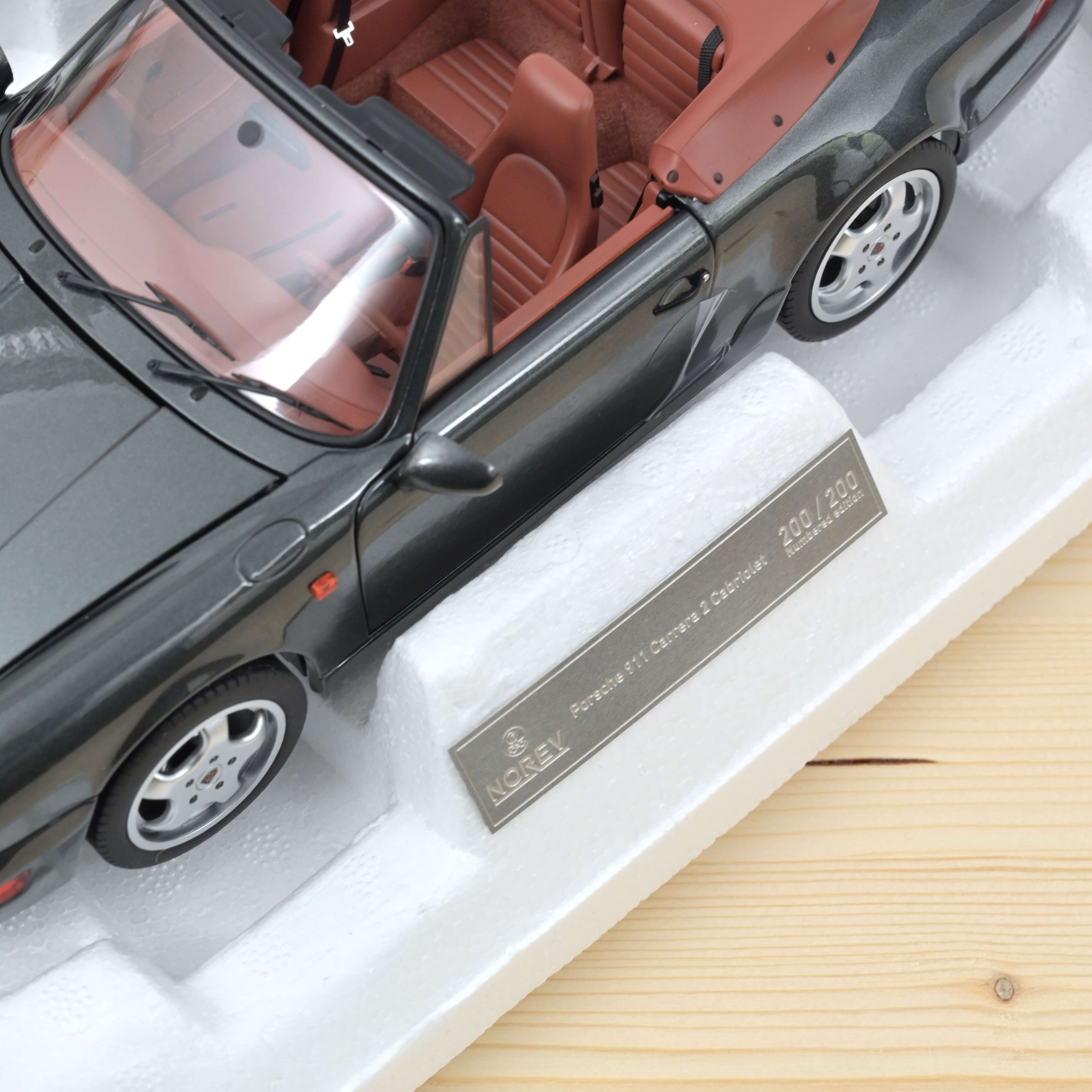 norev-porsche-911-carrera-2-cabriolet-1990-1-18-grigio-metallizzato-200pcs image 4