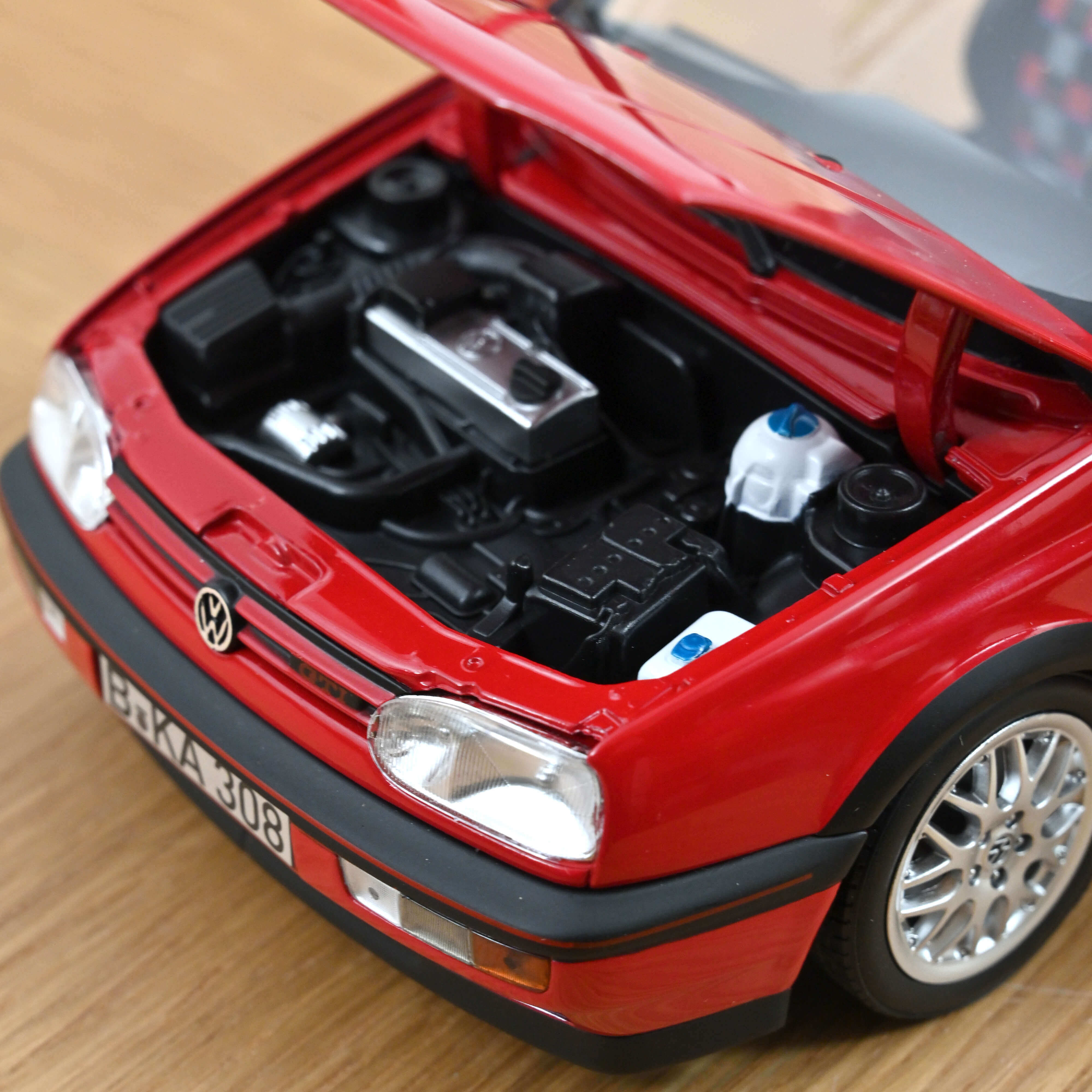 norev-vw-golf-gti-20-anni-1996-modellino-auto-1-18-rosso-flash image 4