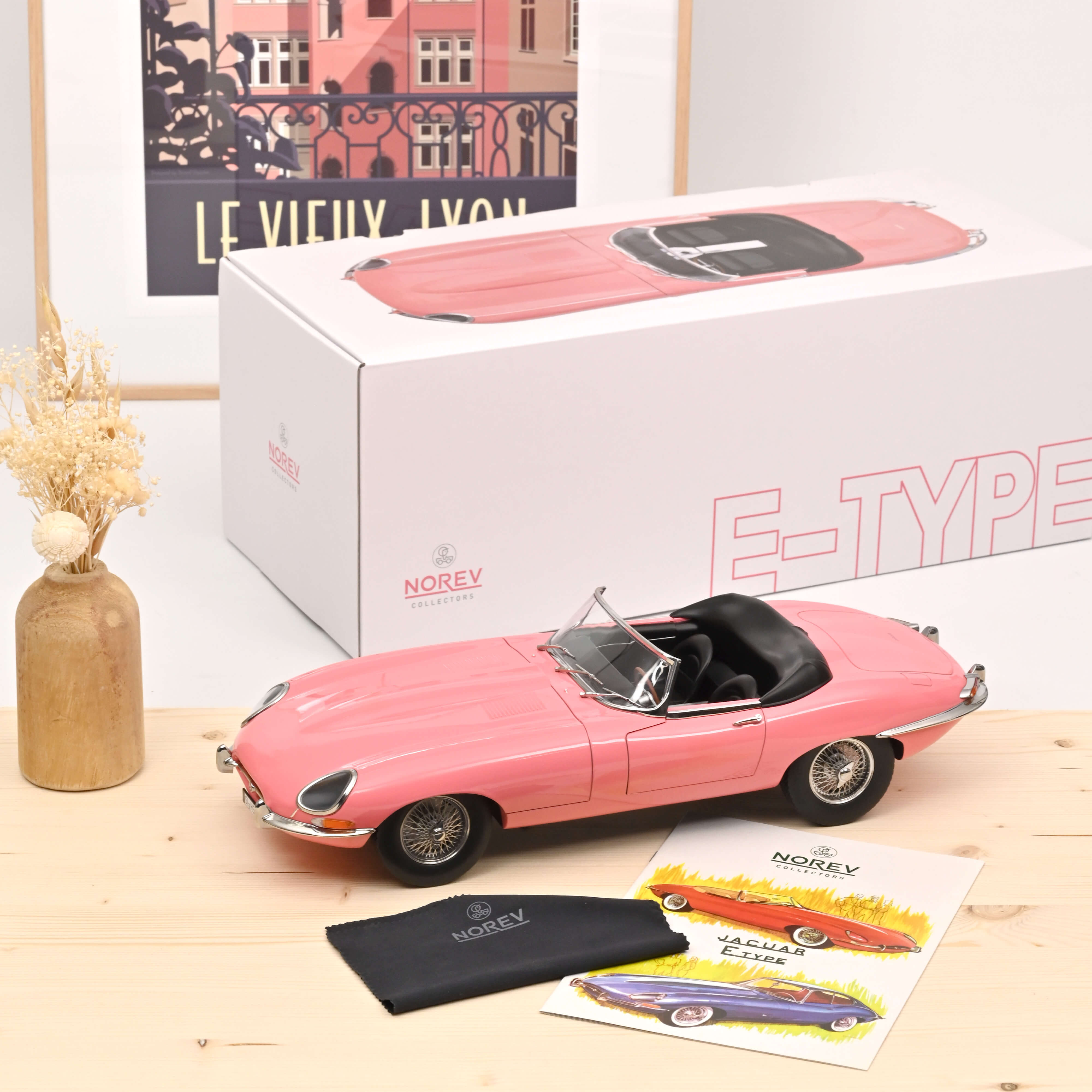 norev-jaguar-e-type-cabriolet-1962-rosa-1-12-edizione-limitata-300-pz-modellino- image 4