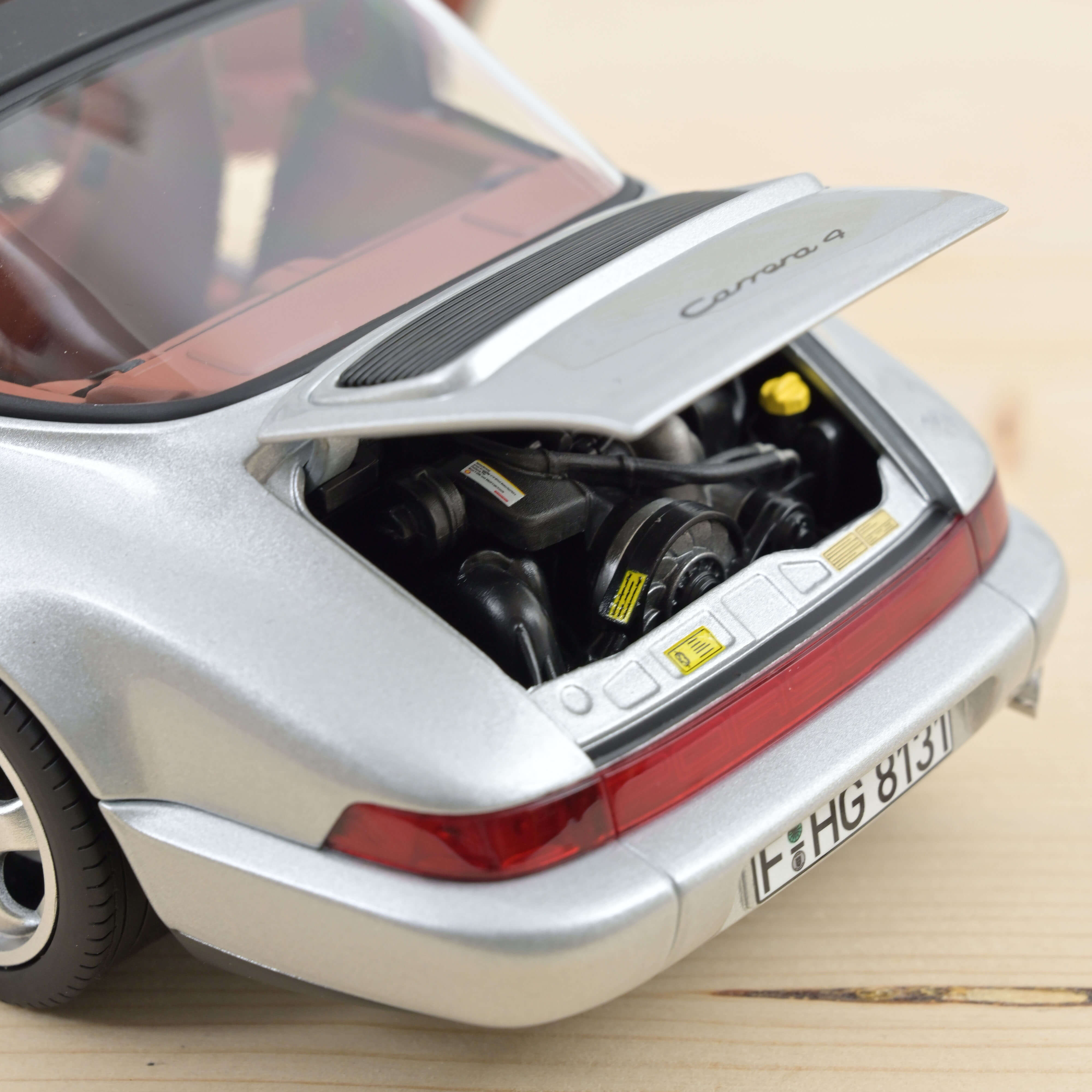 norev-porsche-911-carrera-4-targa-1991-964-modellino-auto-1-18-argento-polare image 4