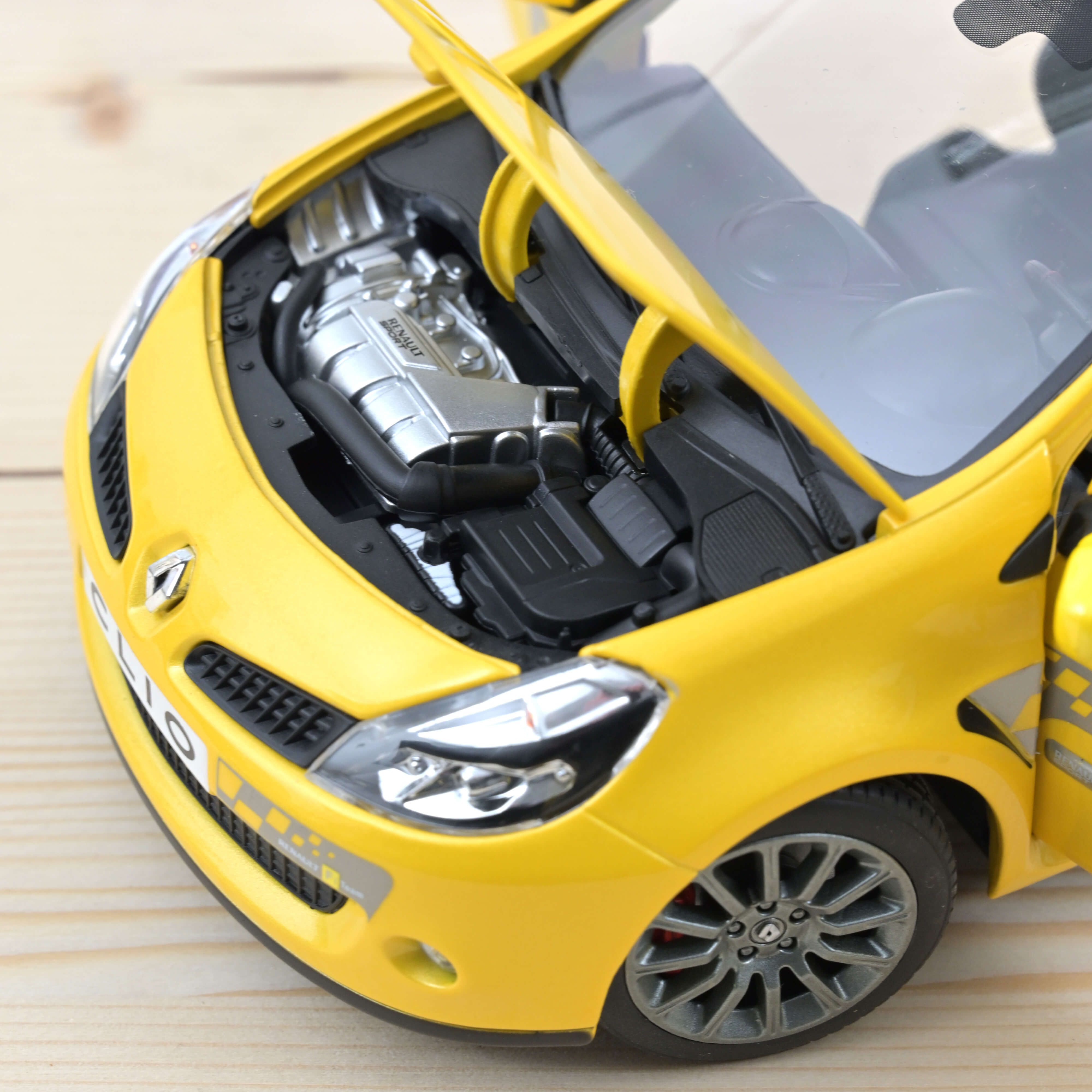 norev-renault-clio-r-s-f1-team-r27-2007-jaune-sirius-1-18 image 3